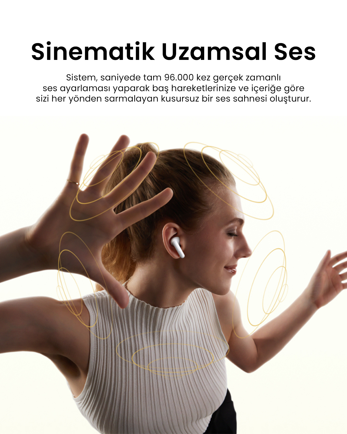 Kulaklıkla kadın, ses dalgalarıyla çevrili. Sinematik surround ses hakkında metin.