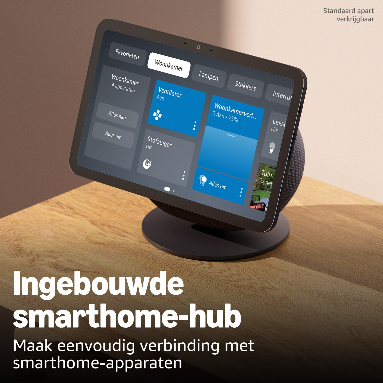 Une tablette hub domotique affiche les contrôles des appareils pour le salon, les lumières et les prises.
