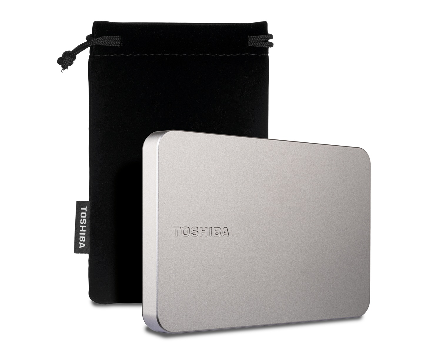Siyah kılıflı gümüş Toshiba harici sabit disk.