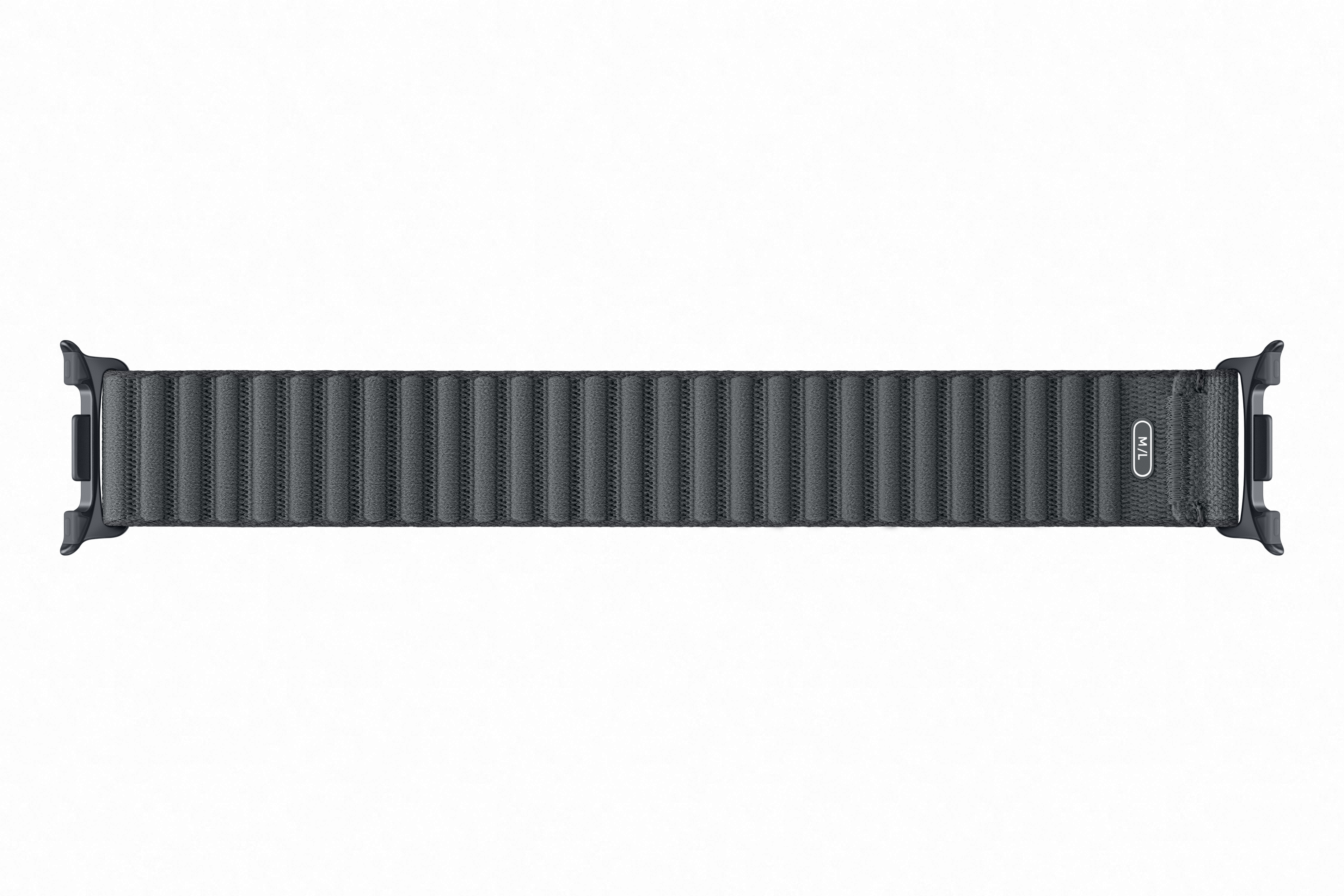 Sötétszürke szöjas szíj függőleges redőkkel és M/L jelzéssel.