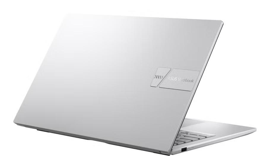Srebrny laptop z logo ASUS Vivobook na pokrywie, pokazany od tyłu.