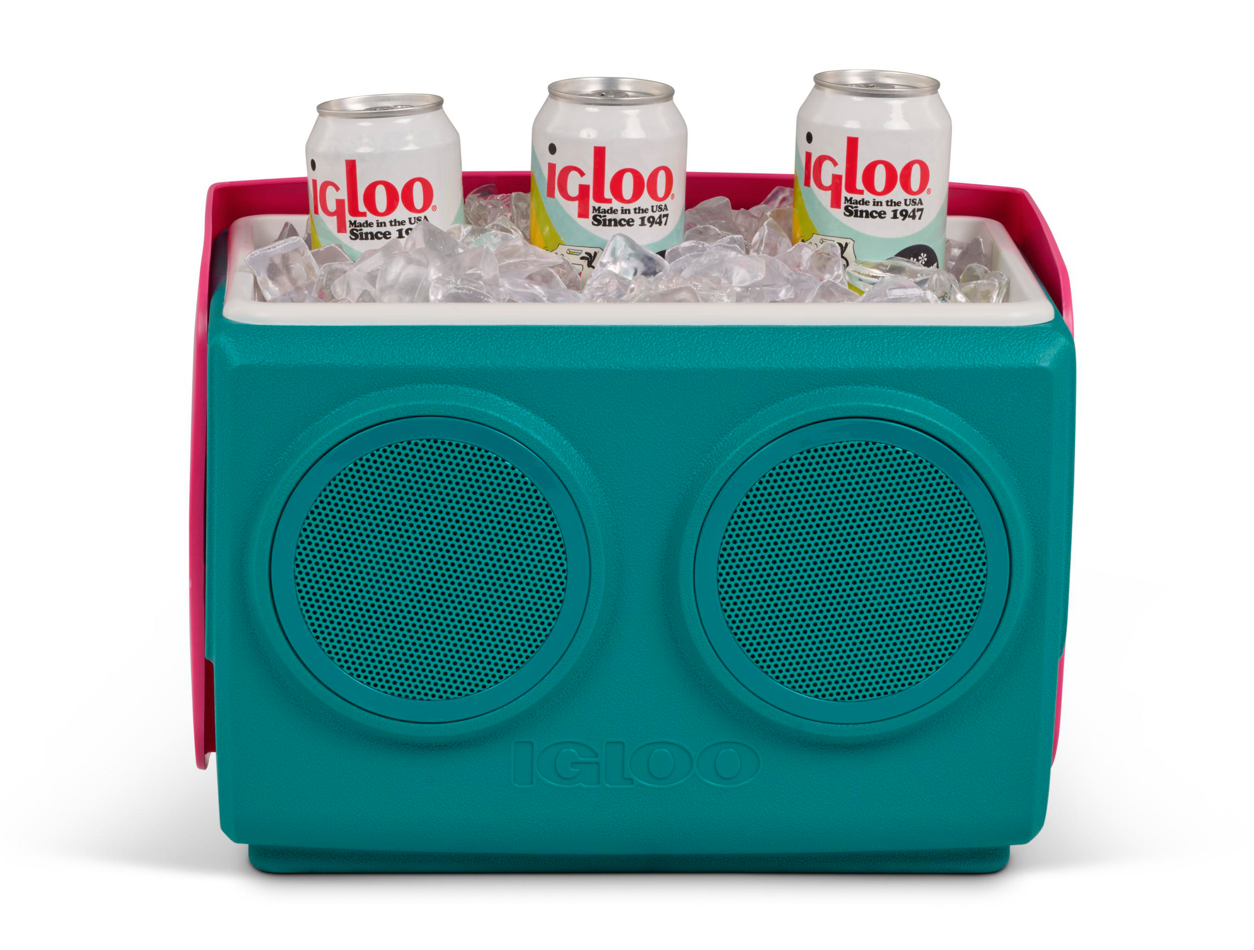 Türkiser Kühler mit drei Igloo-Dosen und Eiswürfeln. Zwei Lautsprecher auf der Vorderseite.
