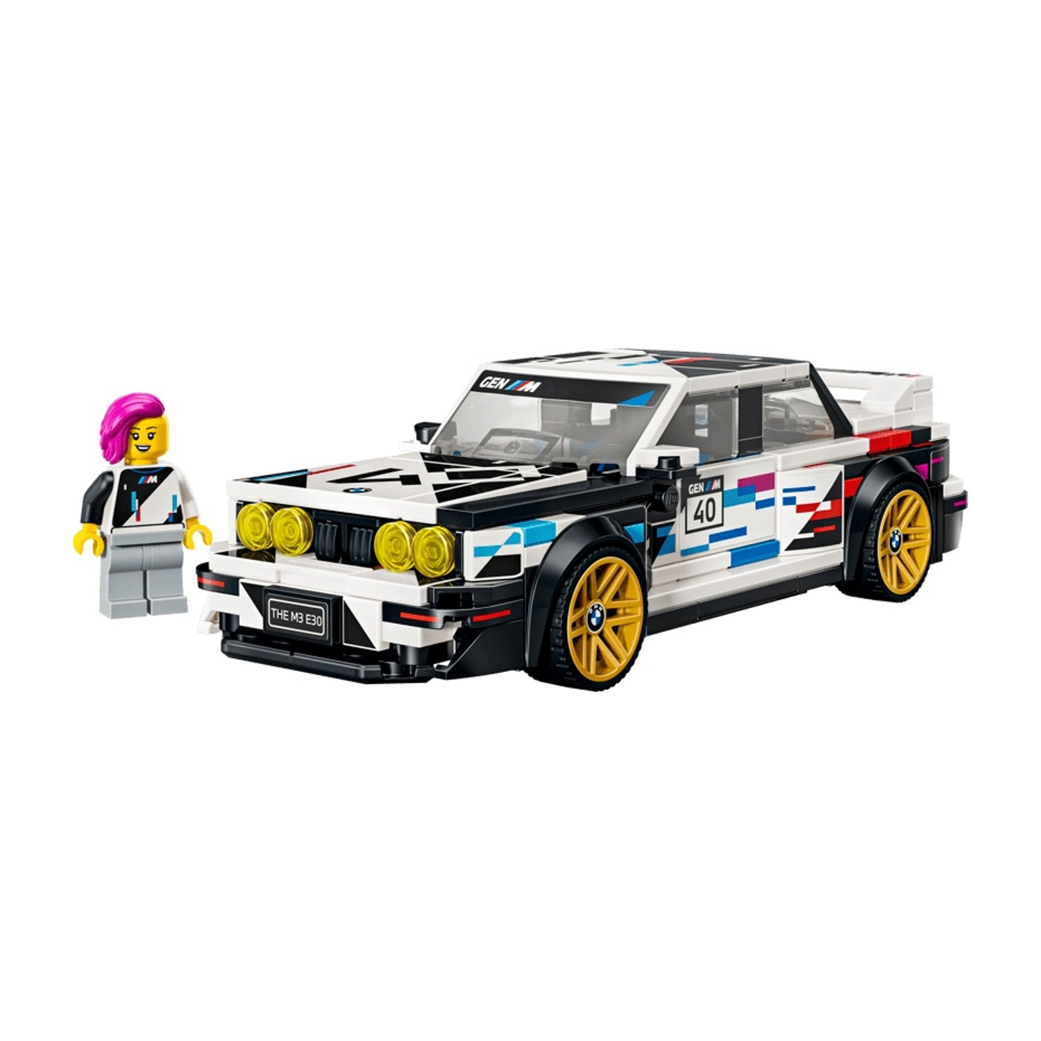 Un modello Lego di una BMW M3 E30 con strisce da corsa e una minifigure.