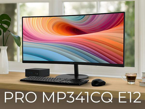 Schwarzer Desktop-PC mit breitem Monitor, Tastatur, Maus und Kaffeetasse.