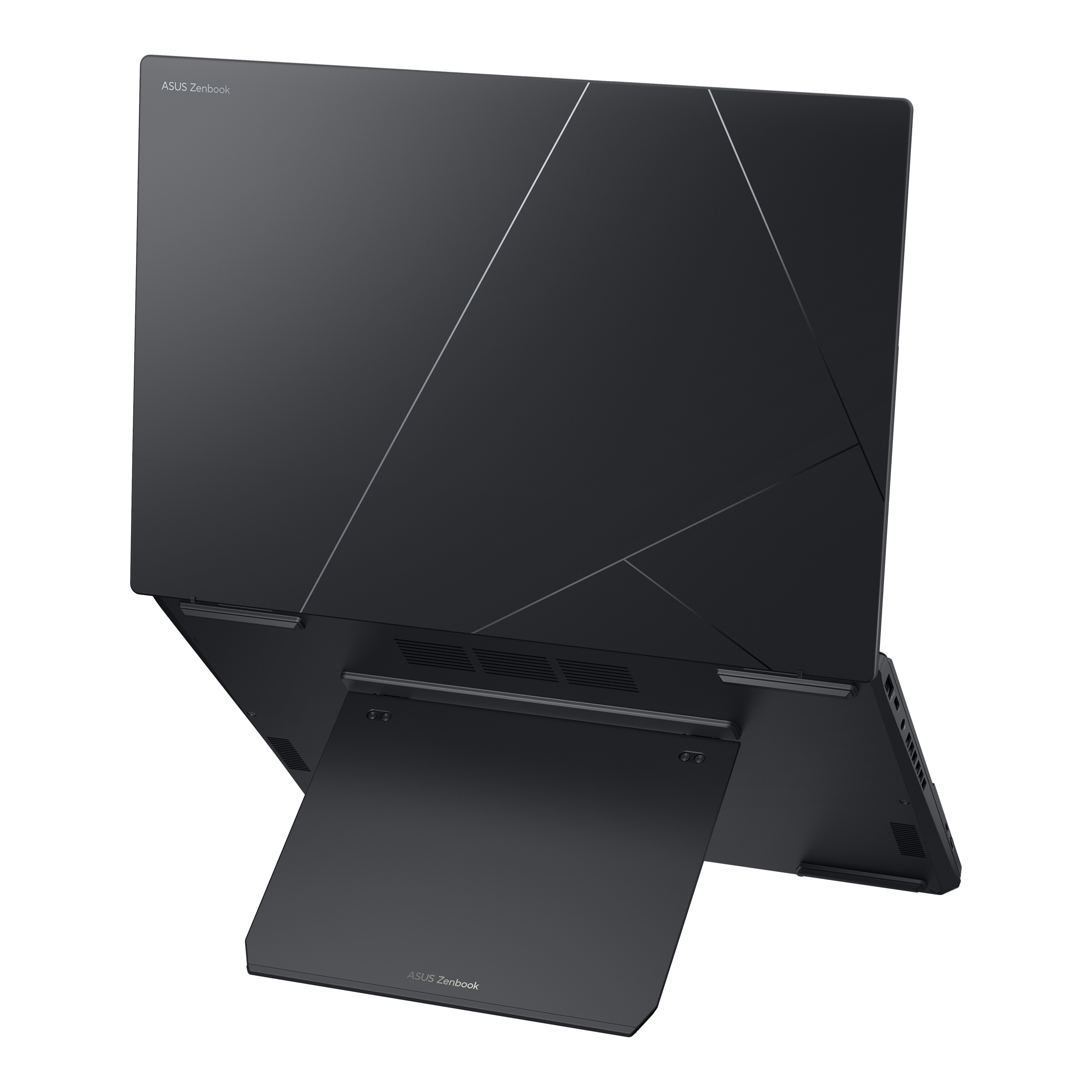Genişletilmiş standı olan siyah Asus Zenbook dizüstü bilgisayar, beyaz zeminde.