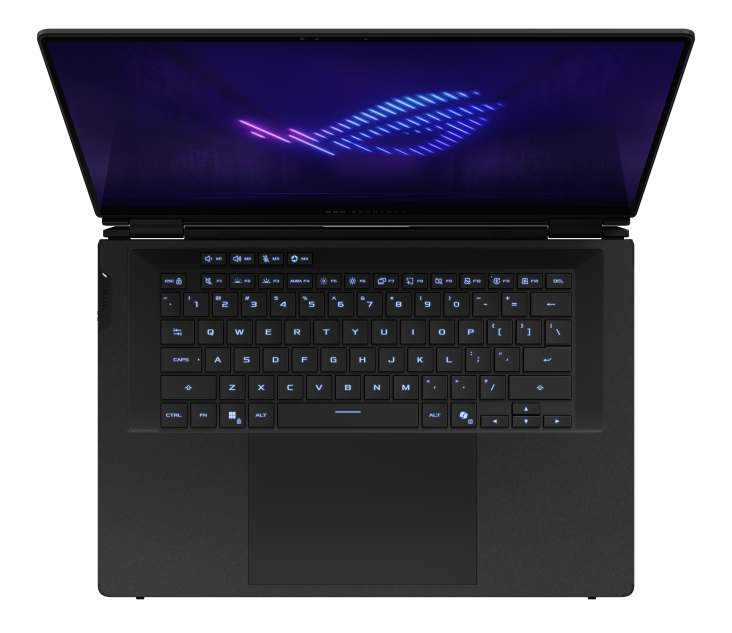 Widok z góry otwartego czarnego laptopa z świecącym niebiesko-różowym logo ROG na ekranie.