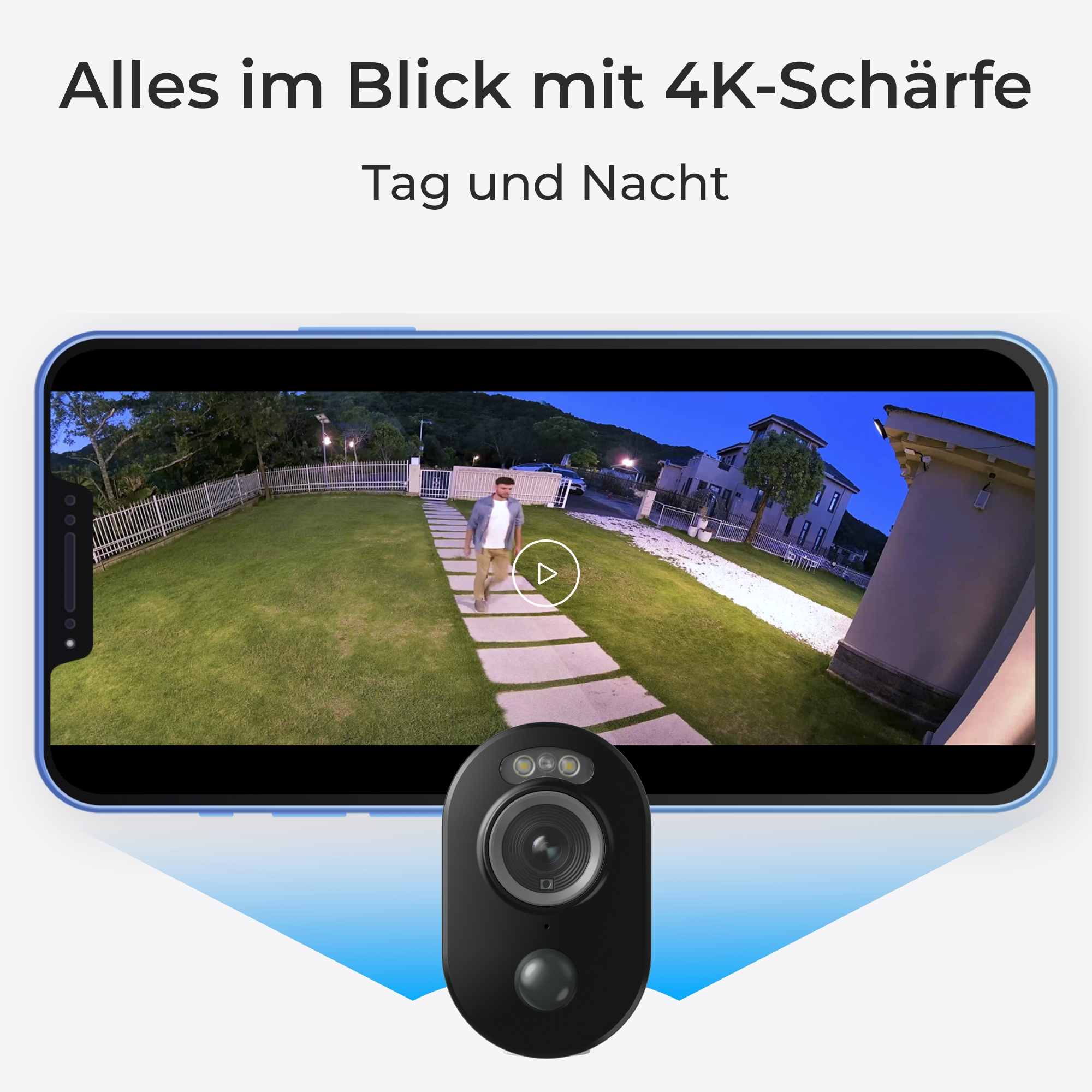 Ein Mann geht auf einem Weg im Garten bei Nacht. Über ihm ein Smartphone.