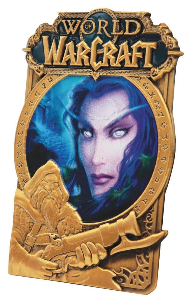 Logo de World of Warcraft sobre mujer de ojos blancos y pelo azul, enano con rifle debajo.