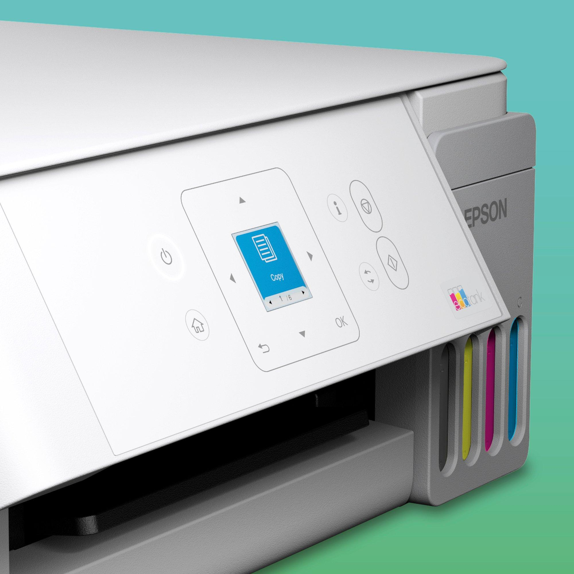 Ein weißer Epson Drucker mit farbigen Tintenbehältern und einem blauen Bildschirm.