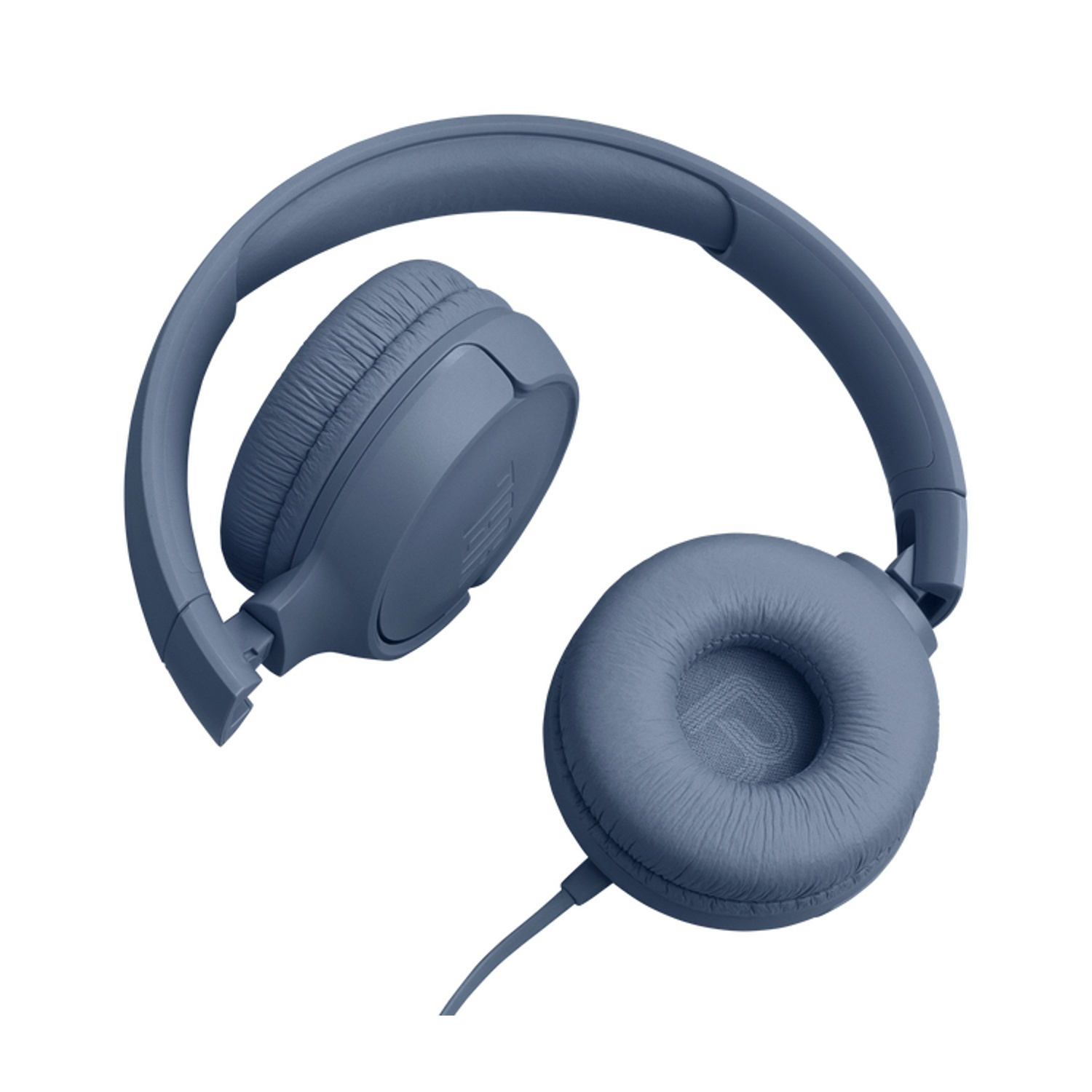 Cuffie cablate blu su sfondo bianco.