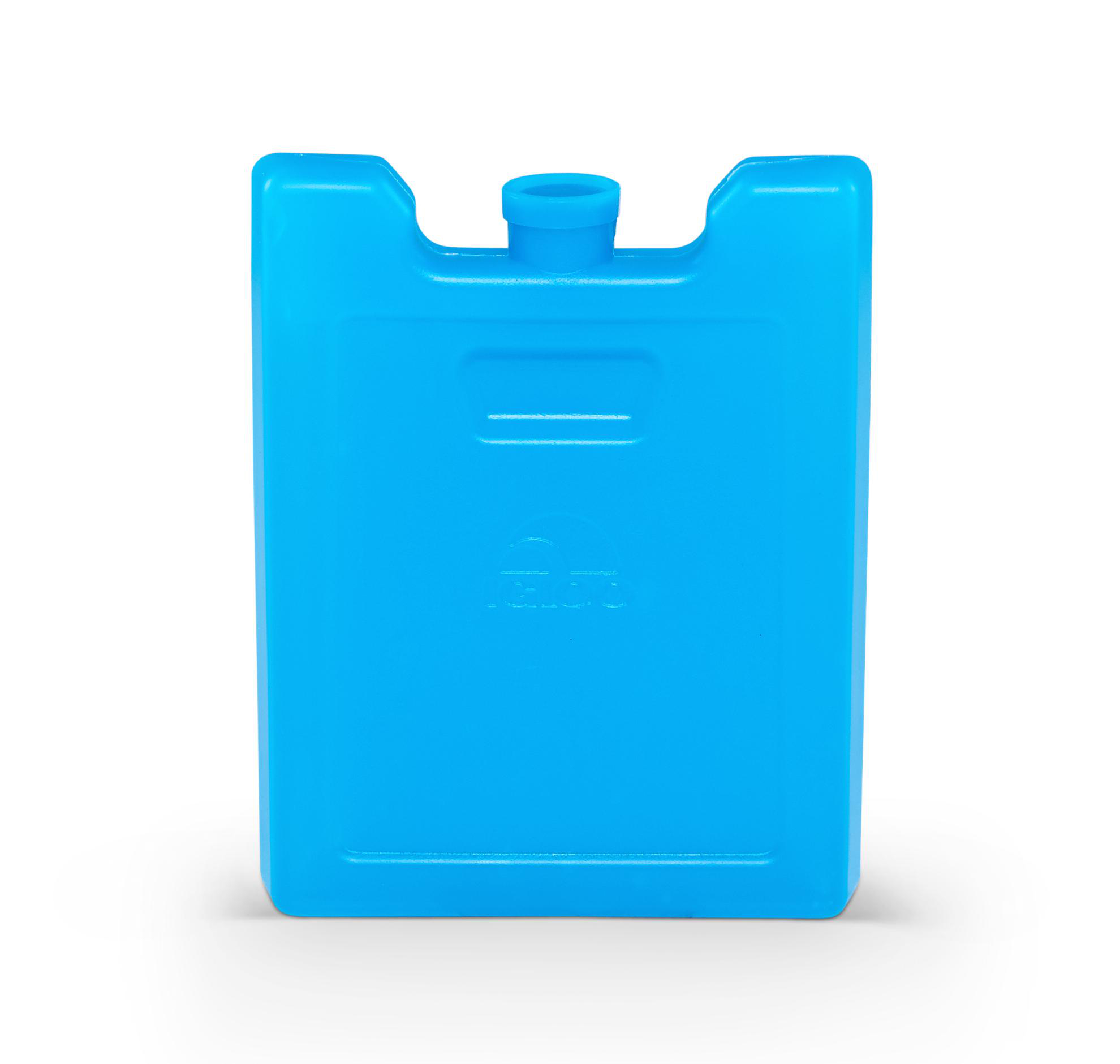 Ein rechteckiger, blauer Eisbeutel mit einem kleinen Hals oben.