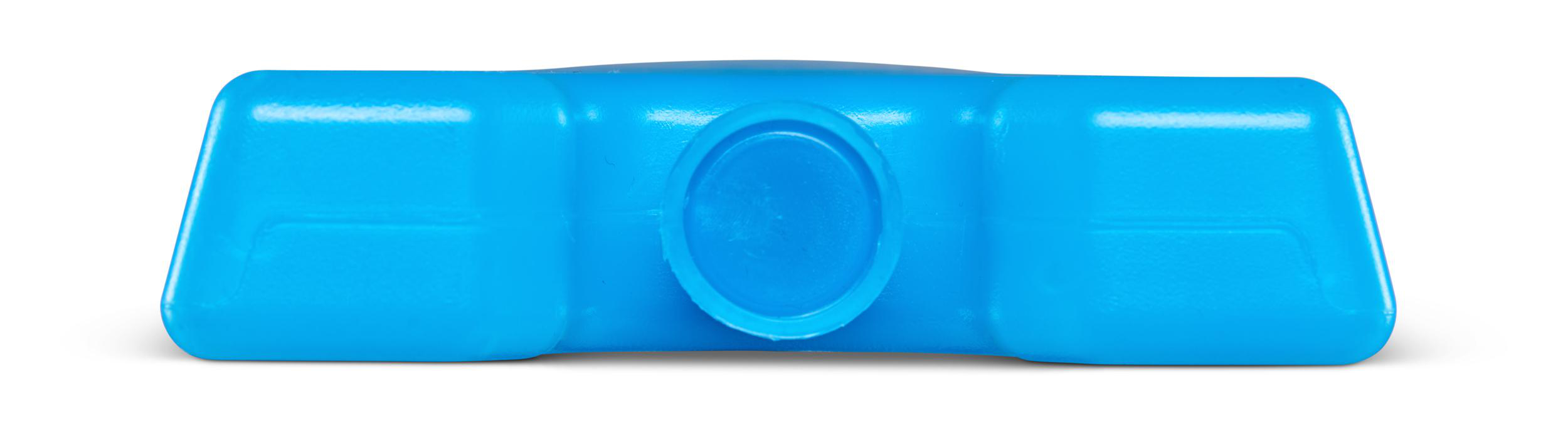 Ein blauer Eisbeutel mit einem runden, erhöhten Mittelteil.
