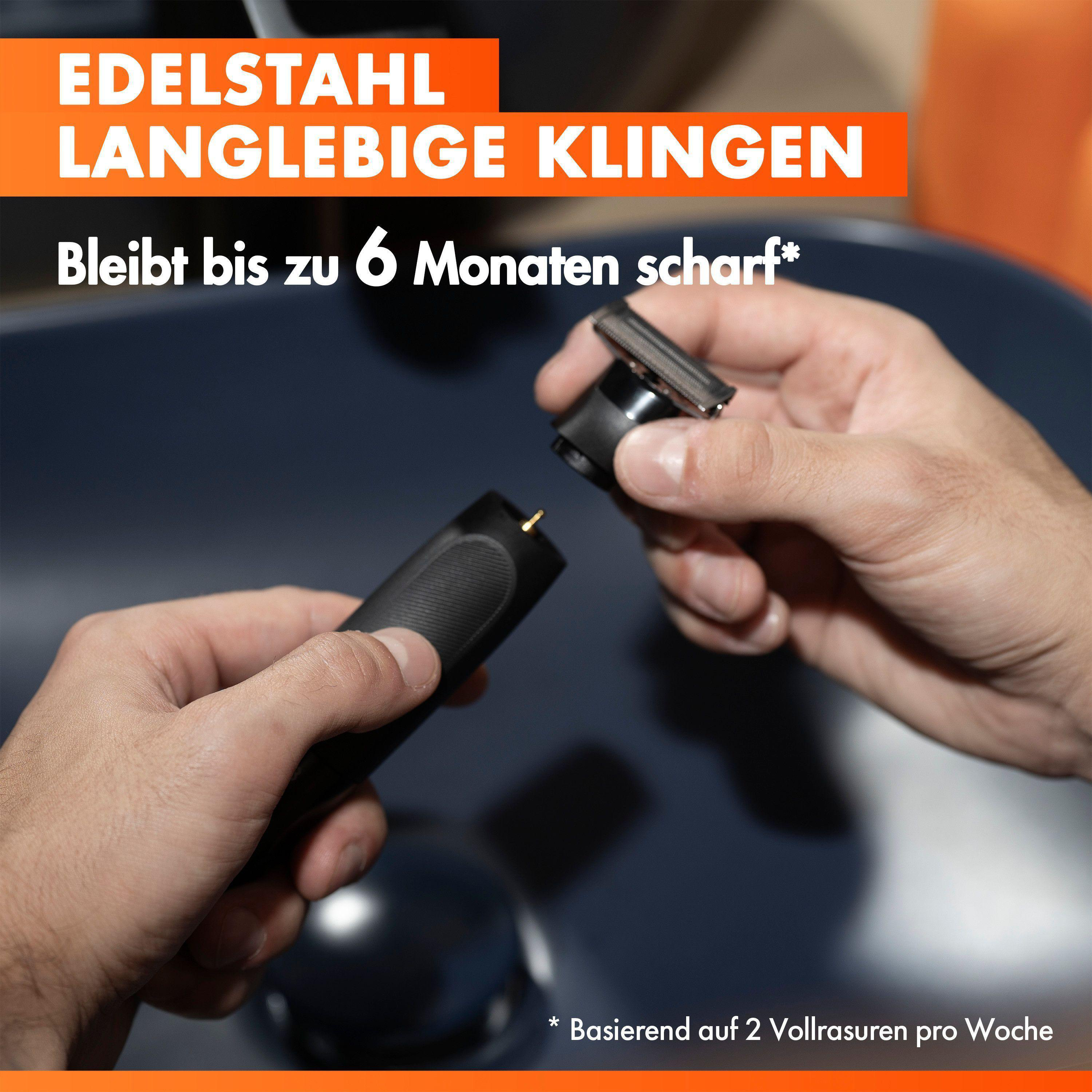 Hände montieren einen Rasierkopf an einem Griff. Edelstahlklingen halten 6 Monate scharf.