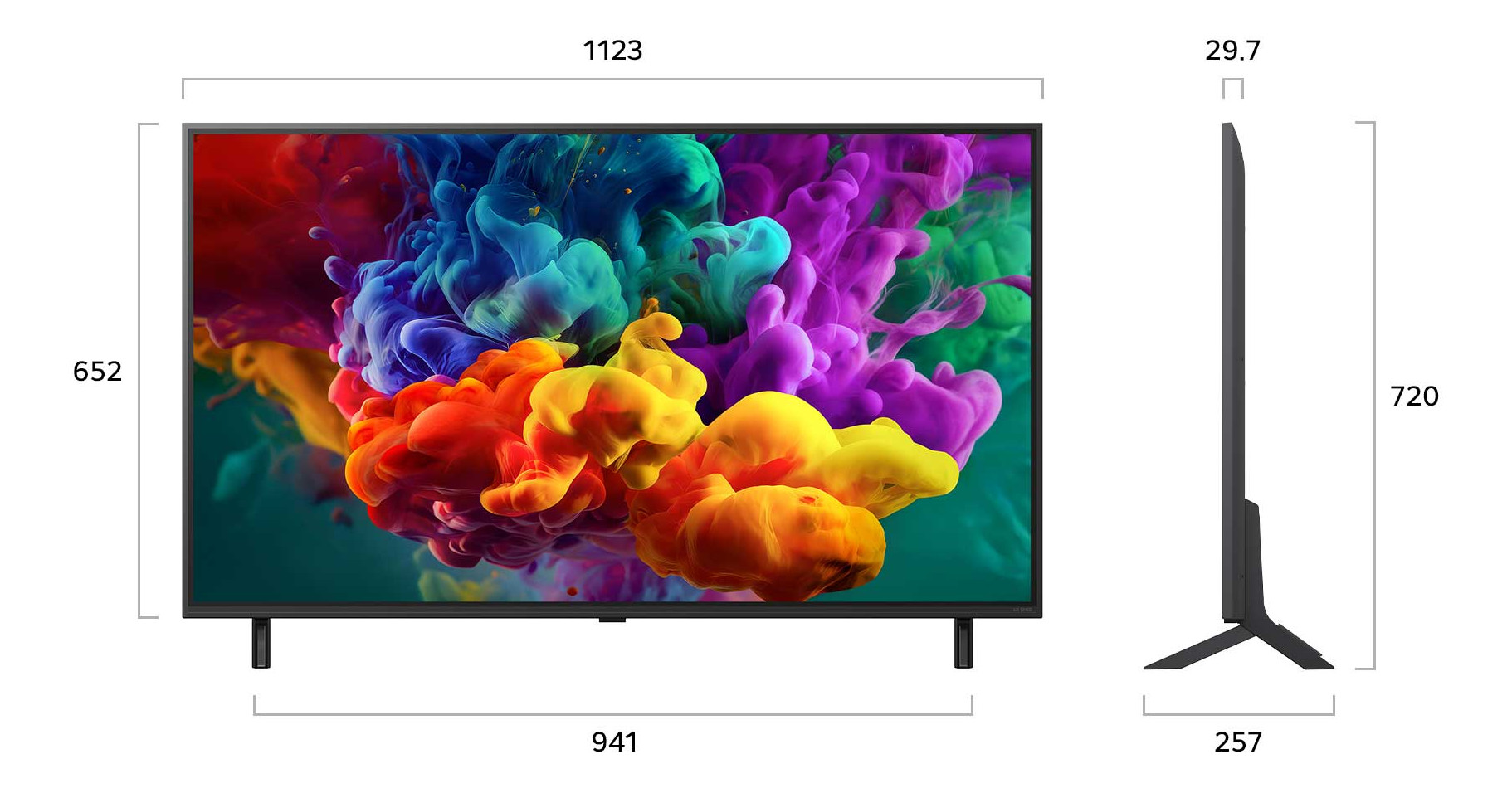 Una TV sottile con display dai colori vivaci, con etichette dimensionali.