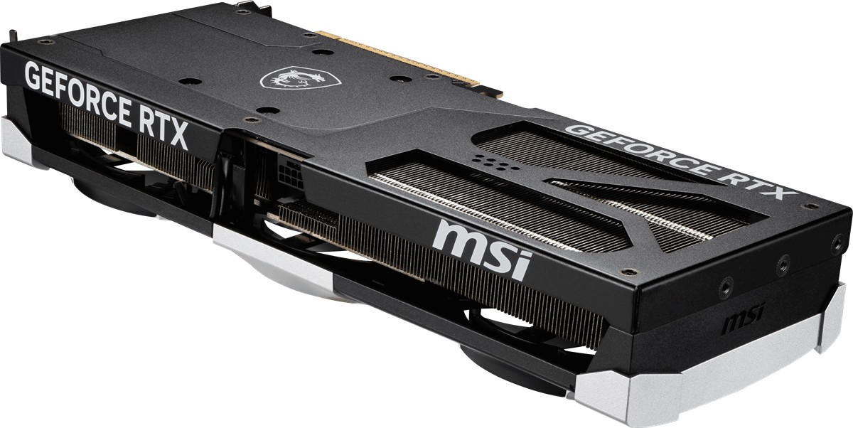 Gümüş vurgulara ve fanlara sahip siyah MSI GeForce RTX ekran kartı.