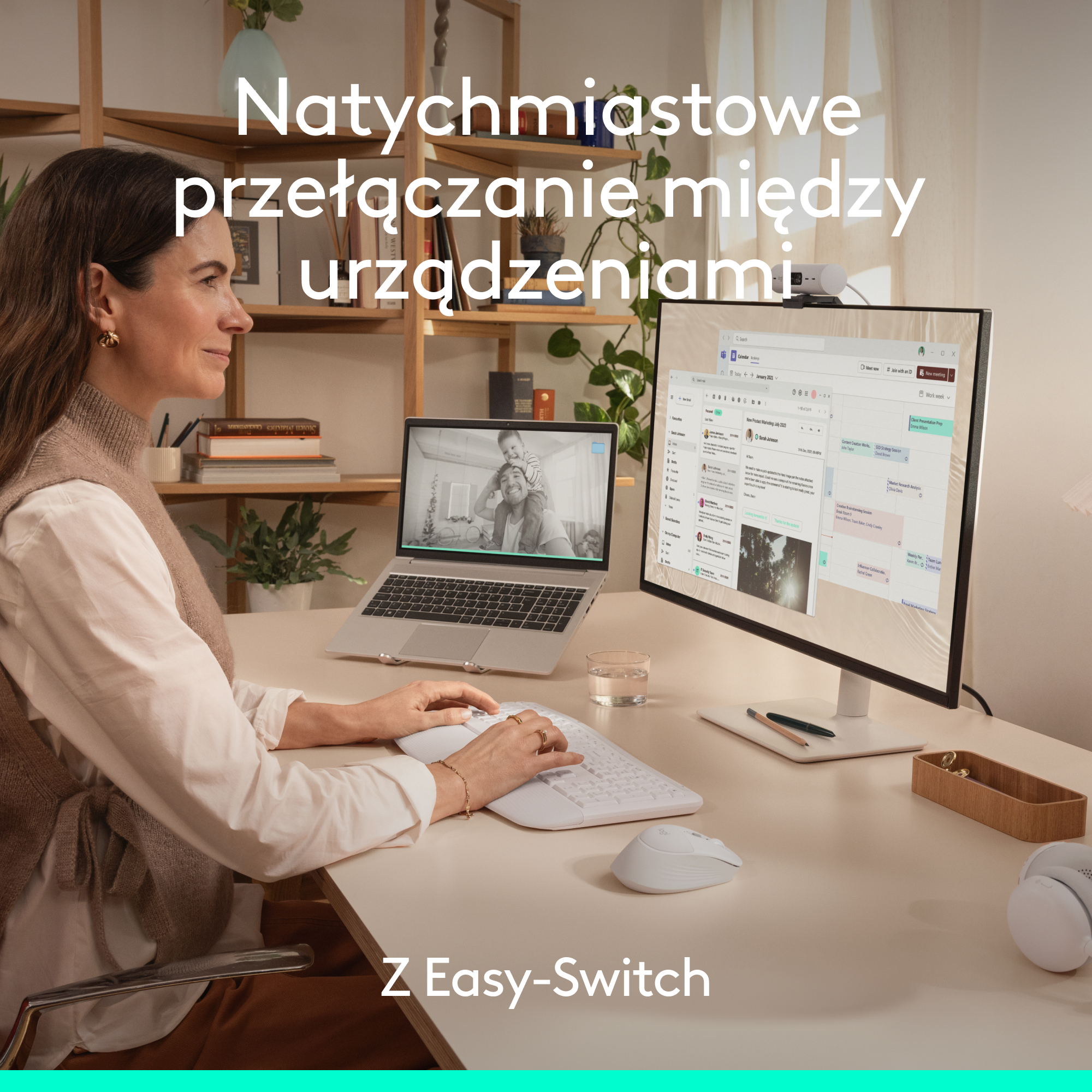 Kobieta pracuje przy biurku z laptopem i monitorem. Używa klawiatury i myszy.