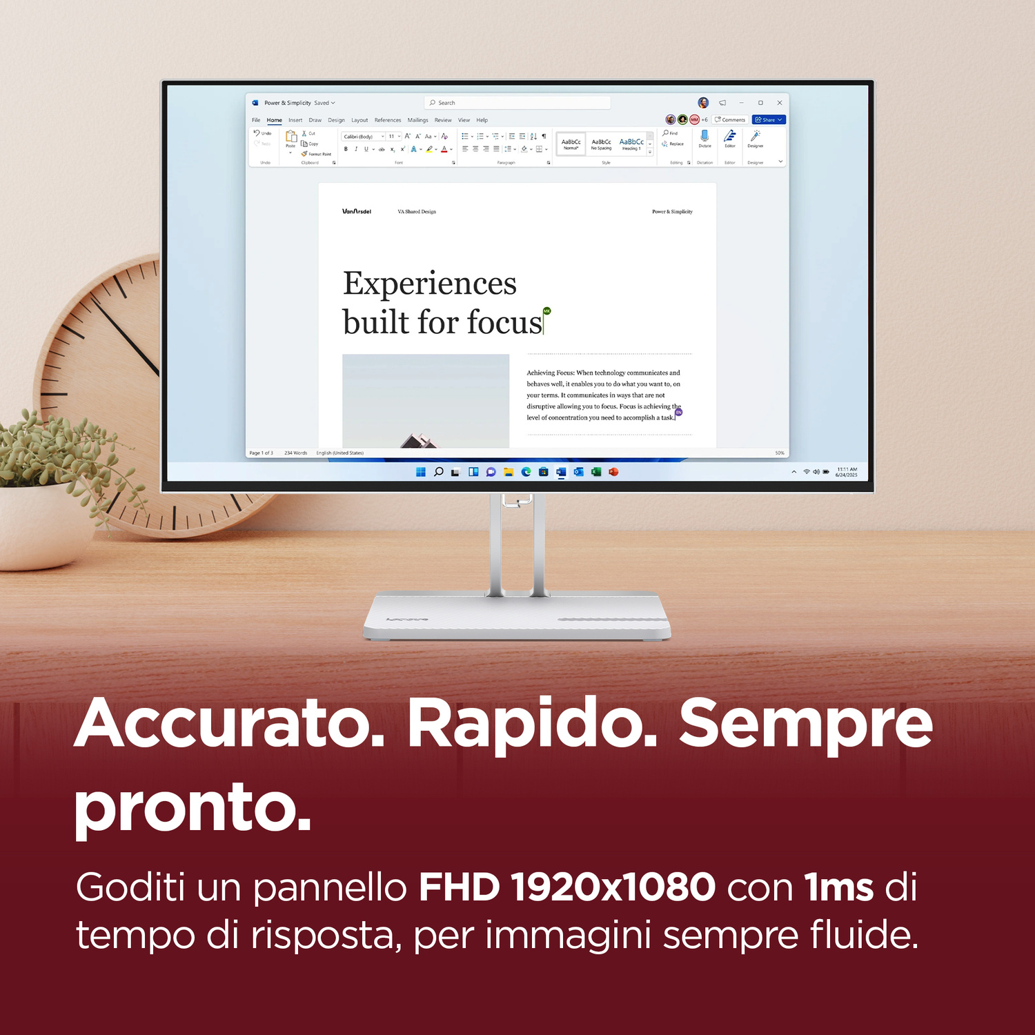 Un monitor che mostra un documento con testo in italiano sovrapposto all'immagine.