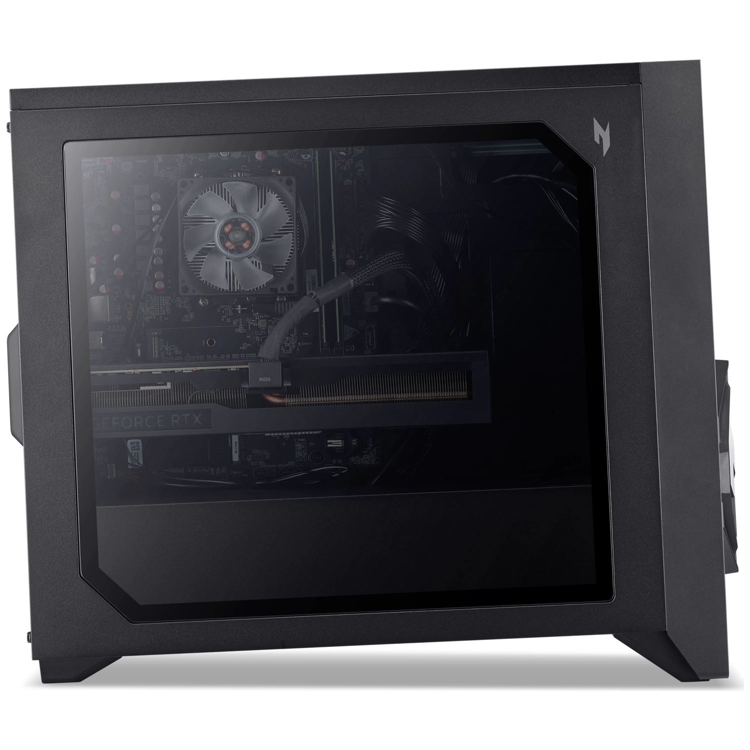 Boîtier PC noir avec panneau latéral transparent montrant ventilateurs et composants.