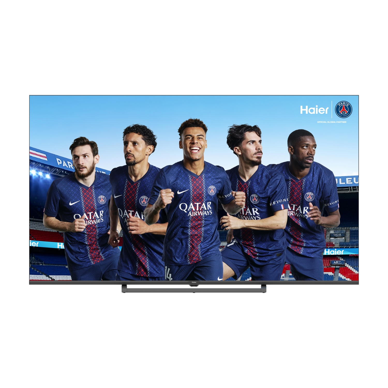 Cinque giocatori del PSG in maglie blu Qatar Airways in un campo.