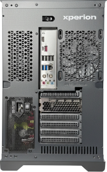 Rückseite eines schwarzen Computergehäuses mit Anschlüssen und Lüftergittern.