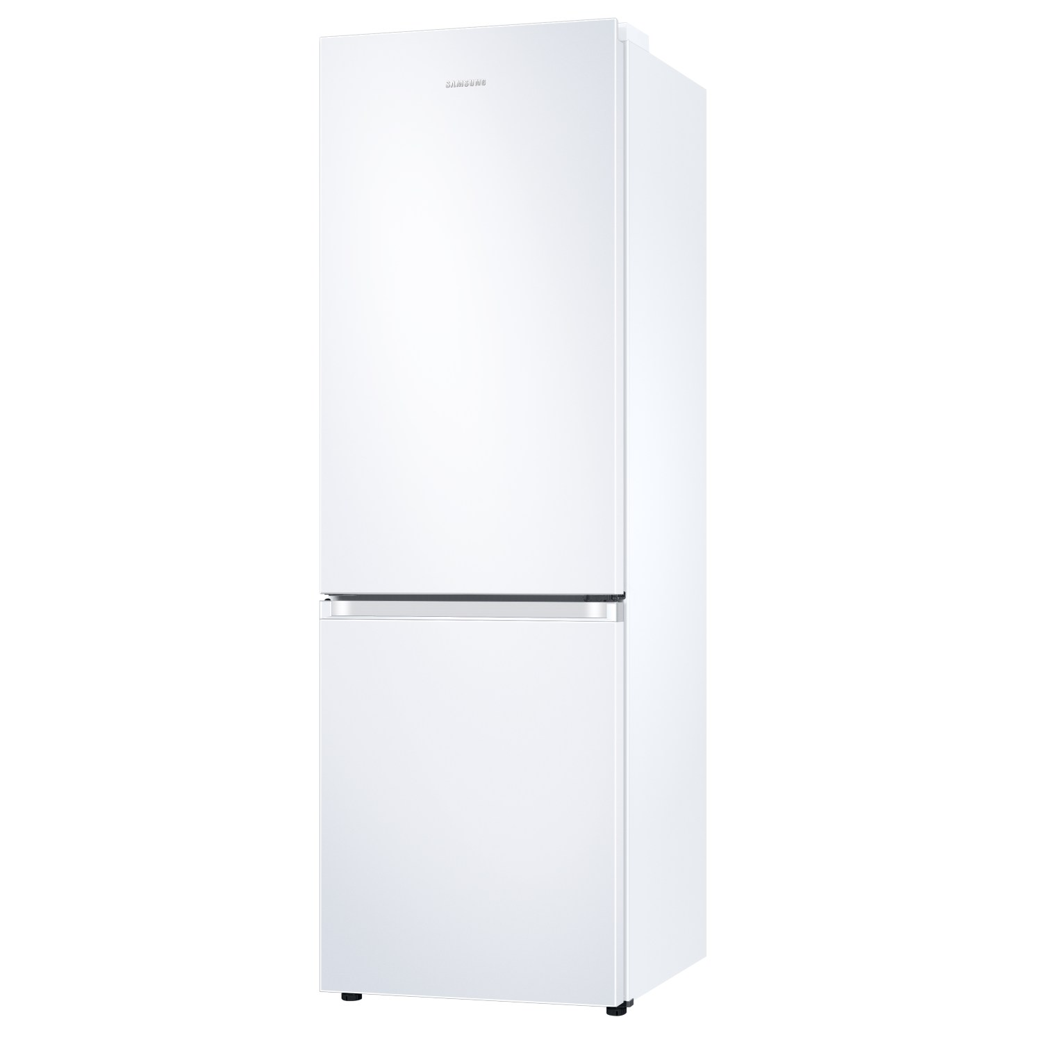 Un refrigerador Samsung blanco de dos puertas se alza sobre fondo blanco.