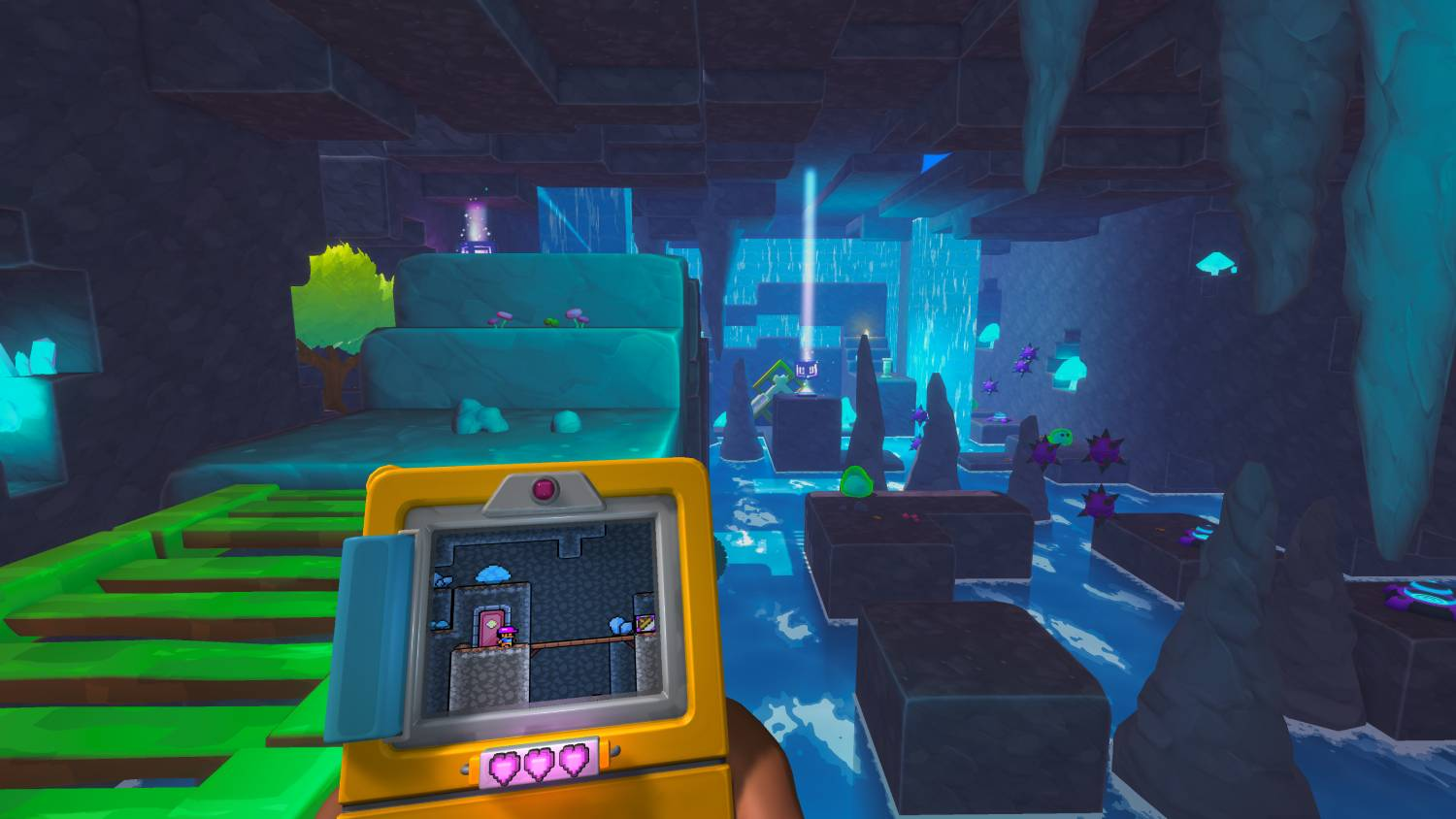 Una persona sostiene un dispositivo amarillo con pantalla de juego en una cueva azul con hongos brillantes.
