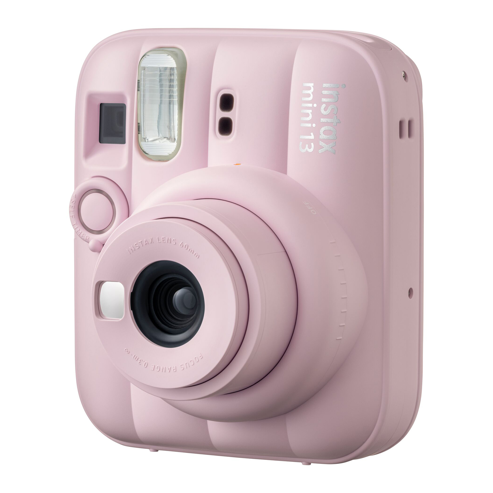 Gümüş lensli ve flaşlı pembe Instax Mini 13 kamera beyaz zeminde duruyor.
