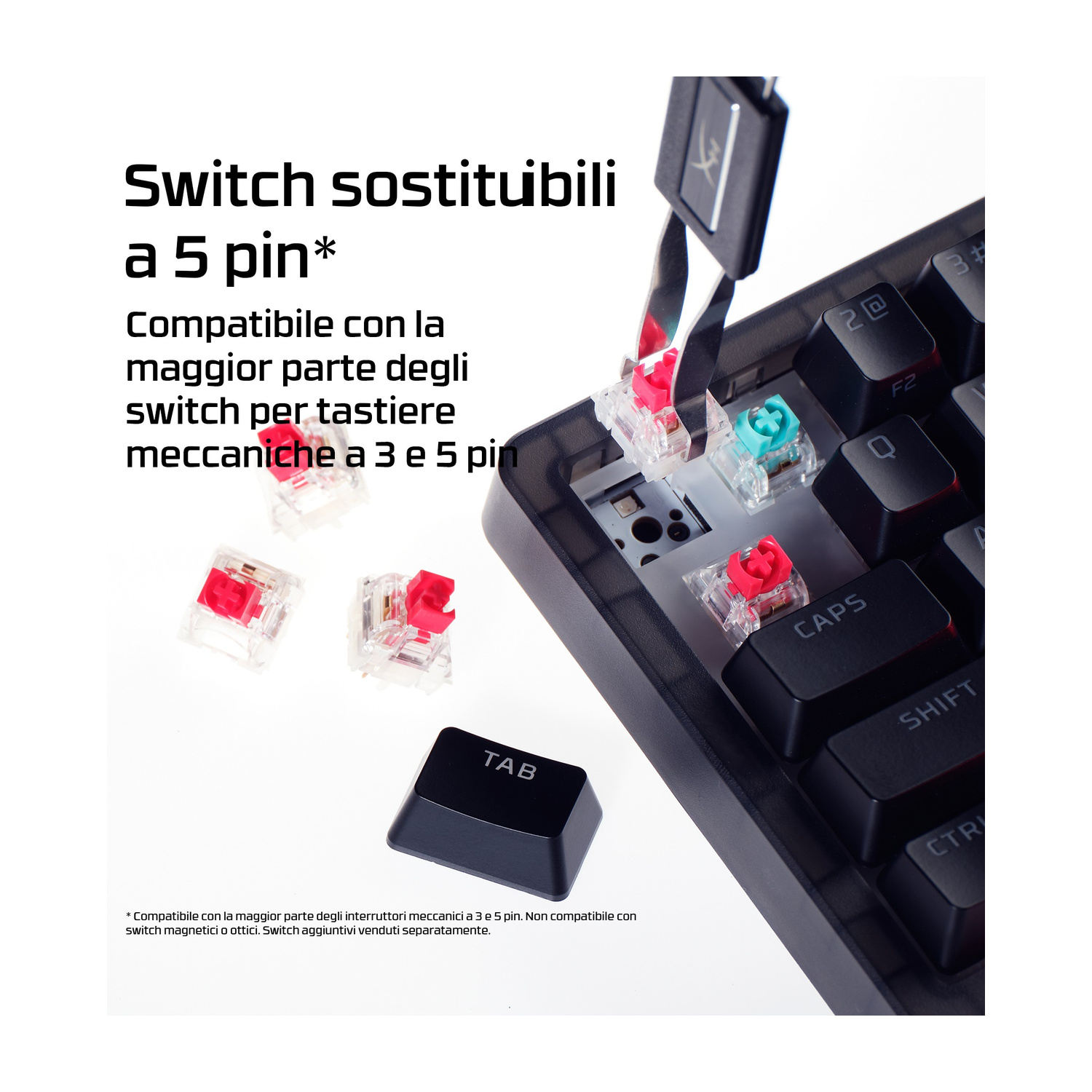 Interruttori per tastiera meccanica sostituiti con uno strumento. Interruttori rossi e blu visibili.