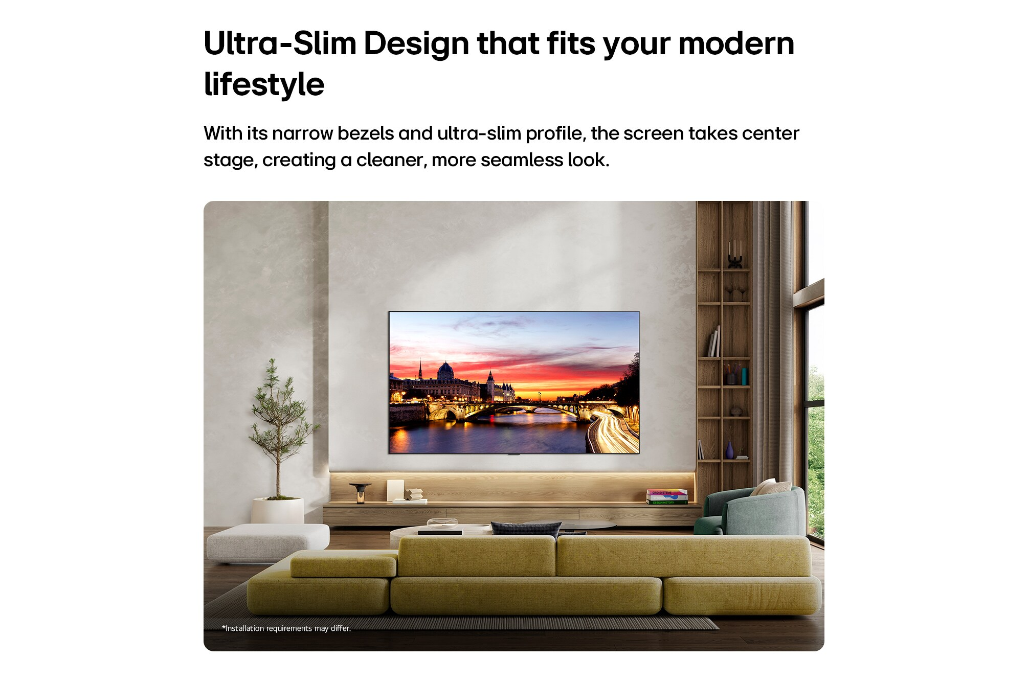 Un salon moderne avec une grande télévision affichant une scène de coucher de soleil urbain.