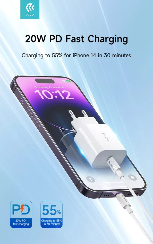 Egy fehér töltő gyorsan tölt egy lila iPhone 14-et.