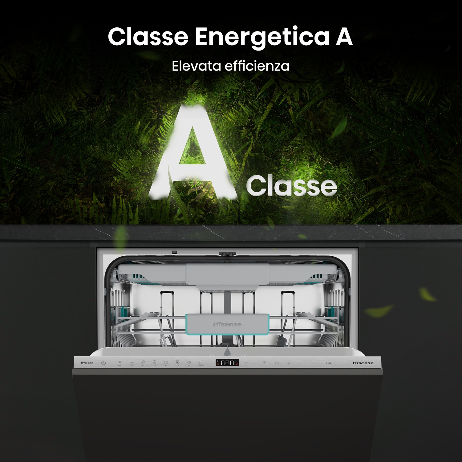 Una lavastoviglie aperta con scritta "Classe Energetica A" e retroilluminazione verde.