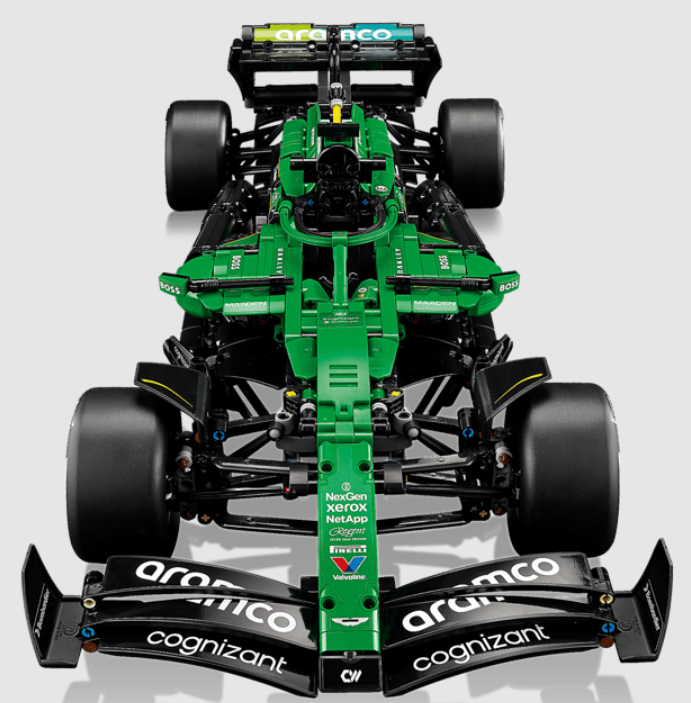 Grüner Formel-1-Rennwagen mit schwarzen Details und Sponsorenlogos.