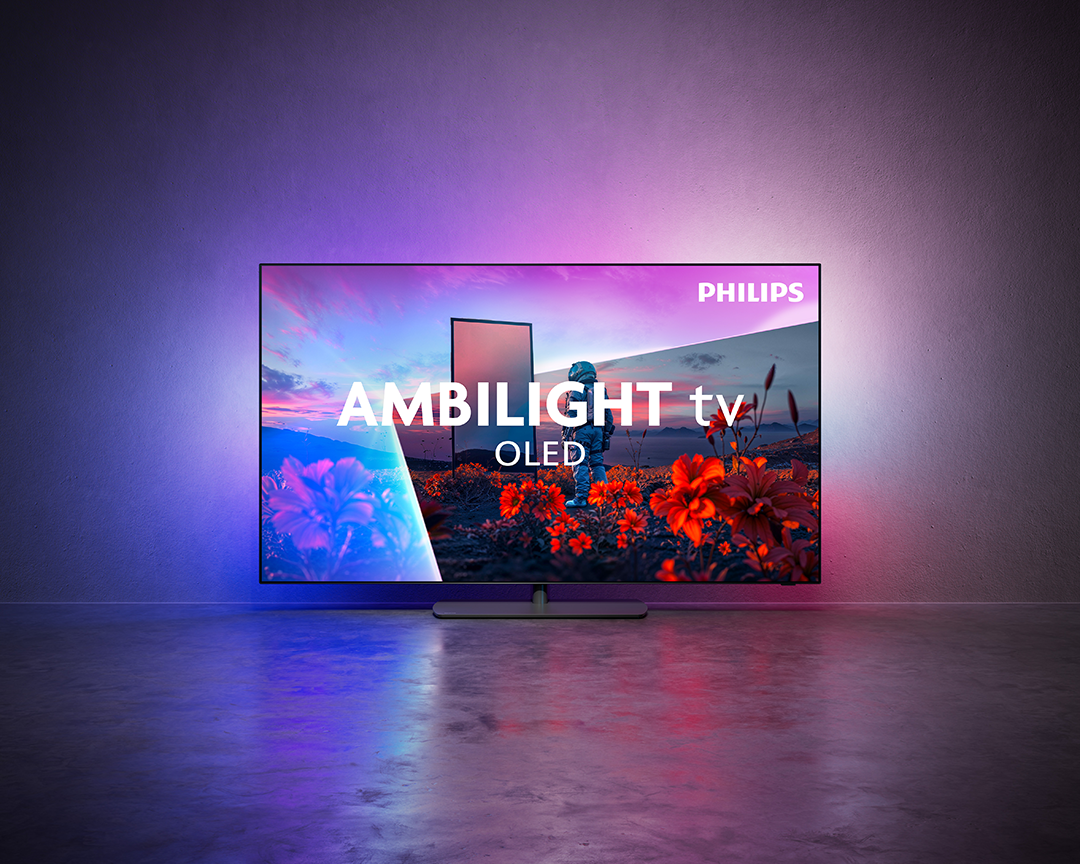Philips Ambilight TV OLED egy virágos mezőn űrhajóst mutat.