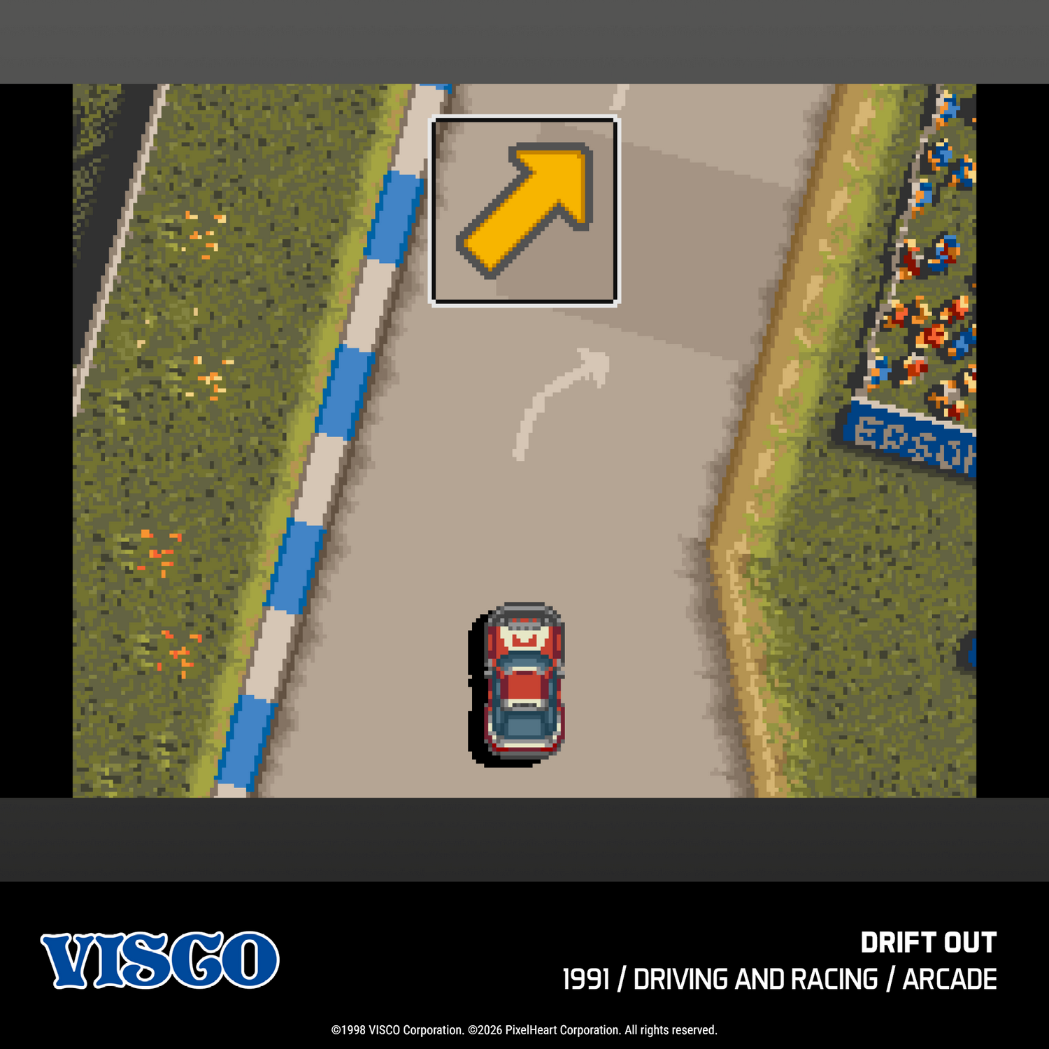 Juego de carreras pixelado: Coche rojo en pista. Flecha apunta a la derecha. Espectadores.