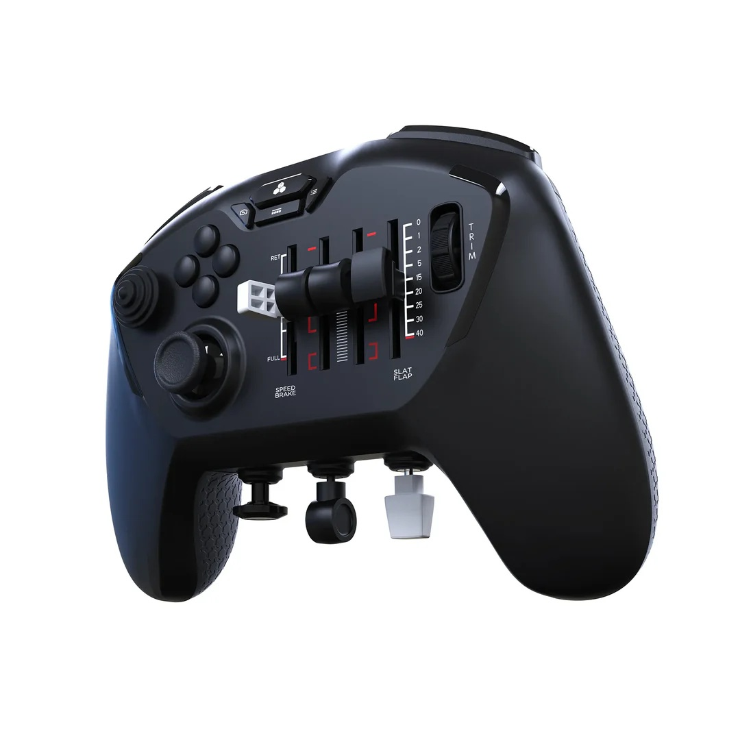 Schwarzer Flugsimulator-Joystick mit Knöpfen, Schiebereglern und Trimmrad.