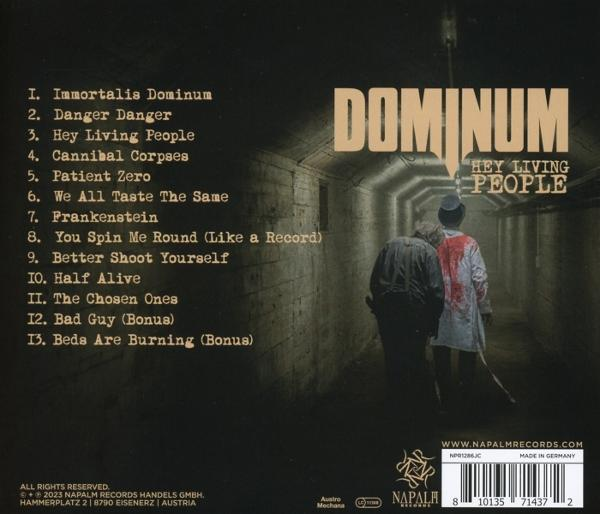 Zwei Männer in einem dunklen Korridor mit dem Albumtitel oben.