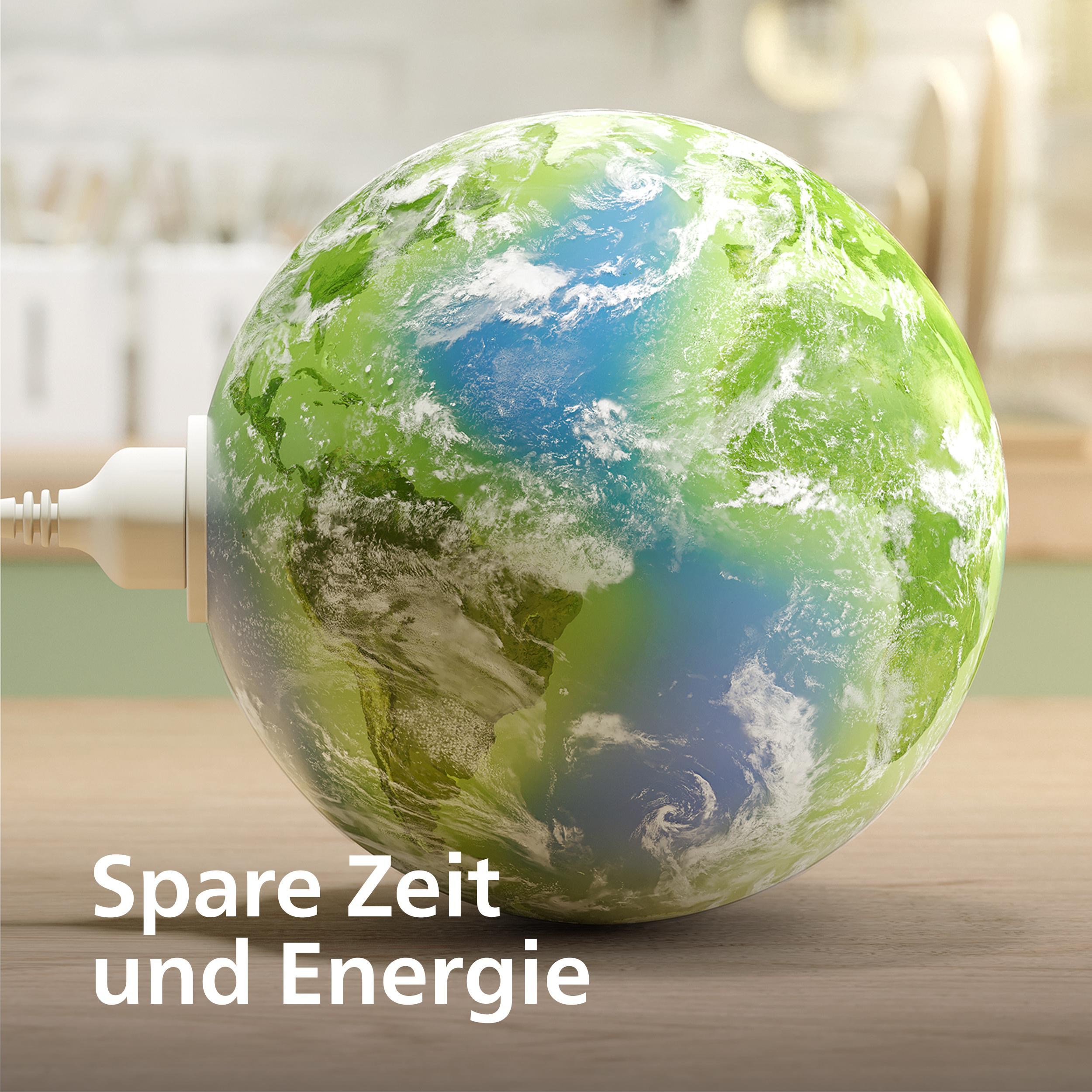 Ein Stecker verbindet sich mit einer Erdkugel auf einem Holztisch.