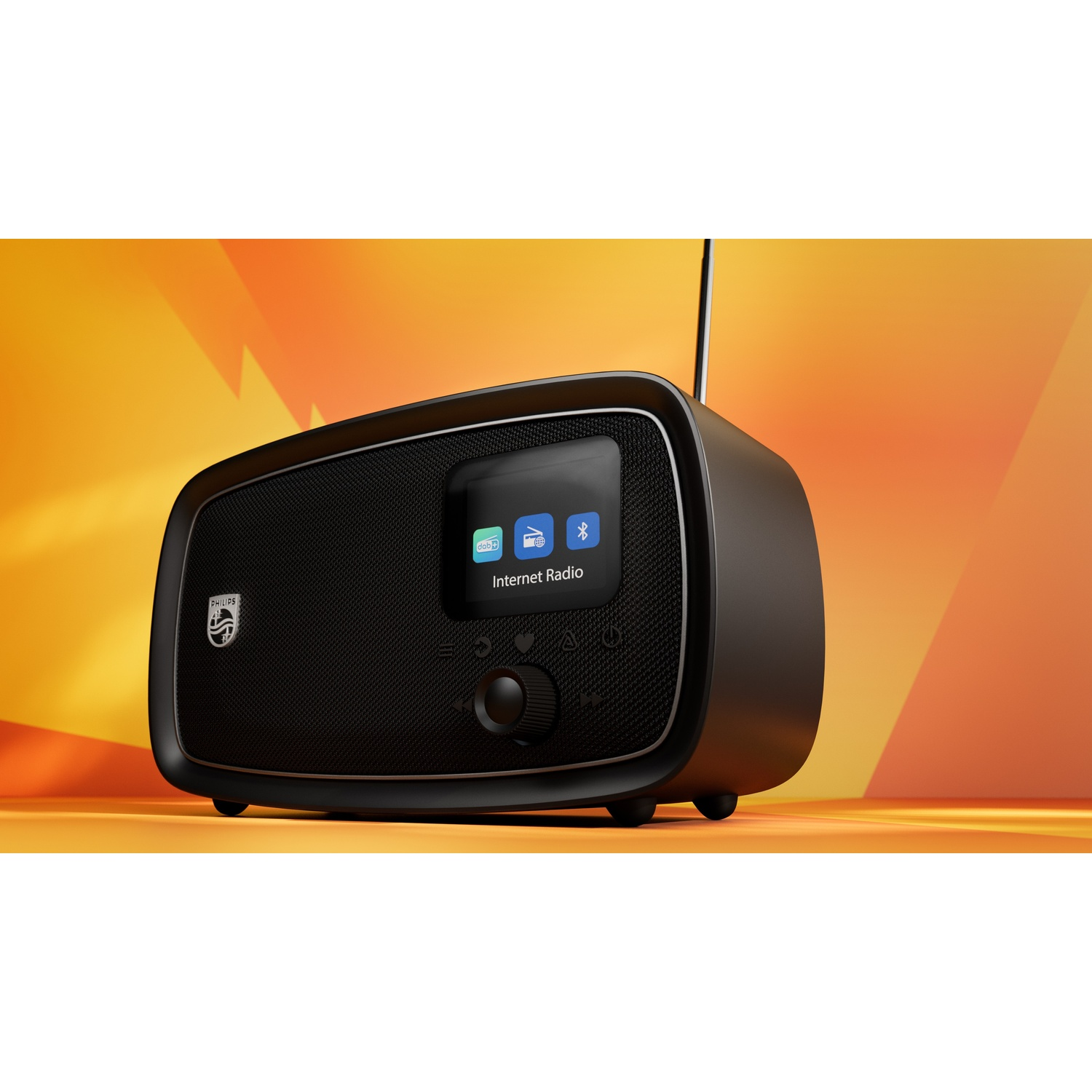 Una radio internet nera con antenna e schermo, su sfondo arancione.