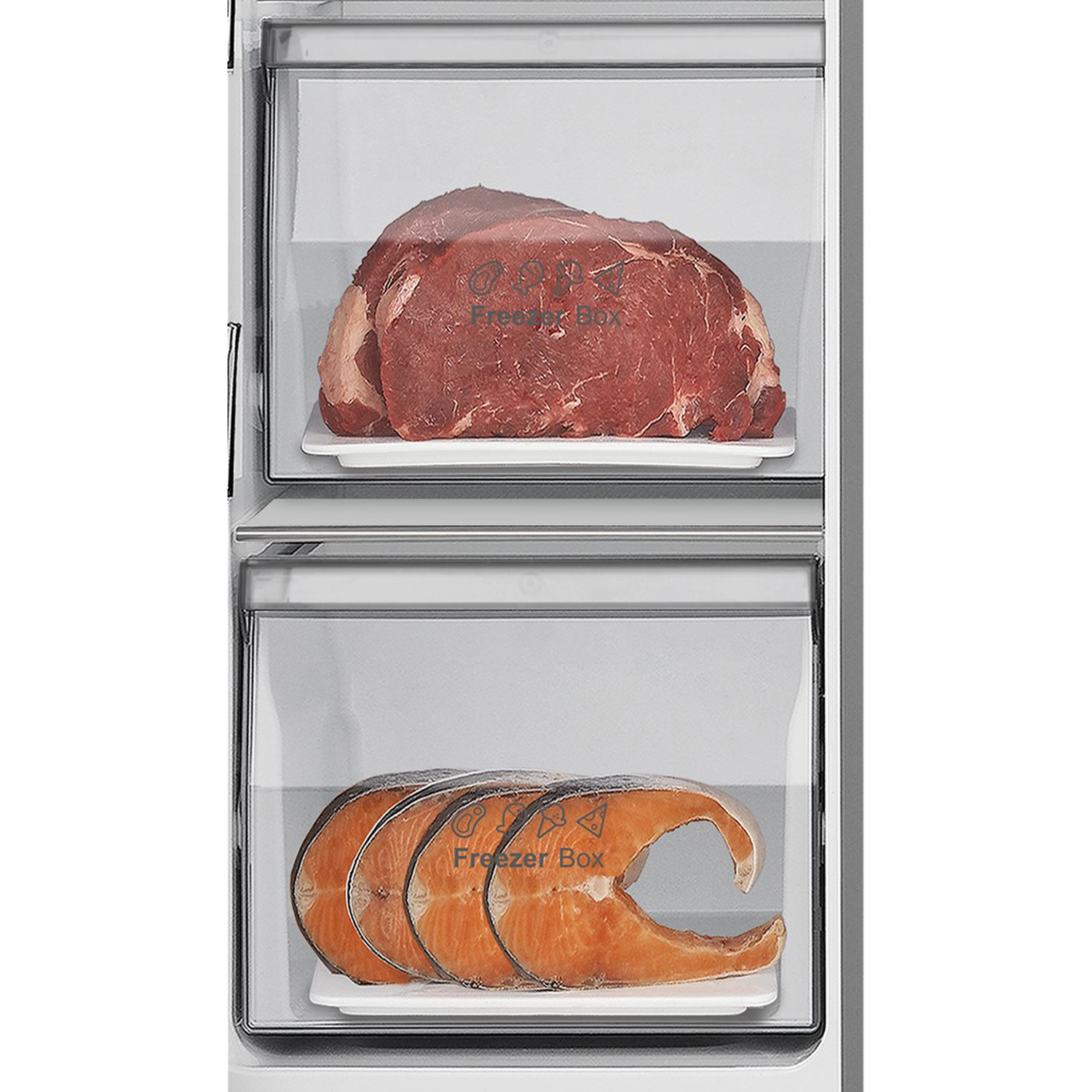 Rauw rundvlees en zalmschijven in koelkastlades.