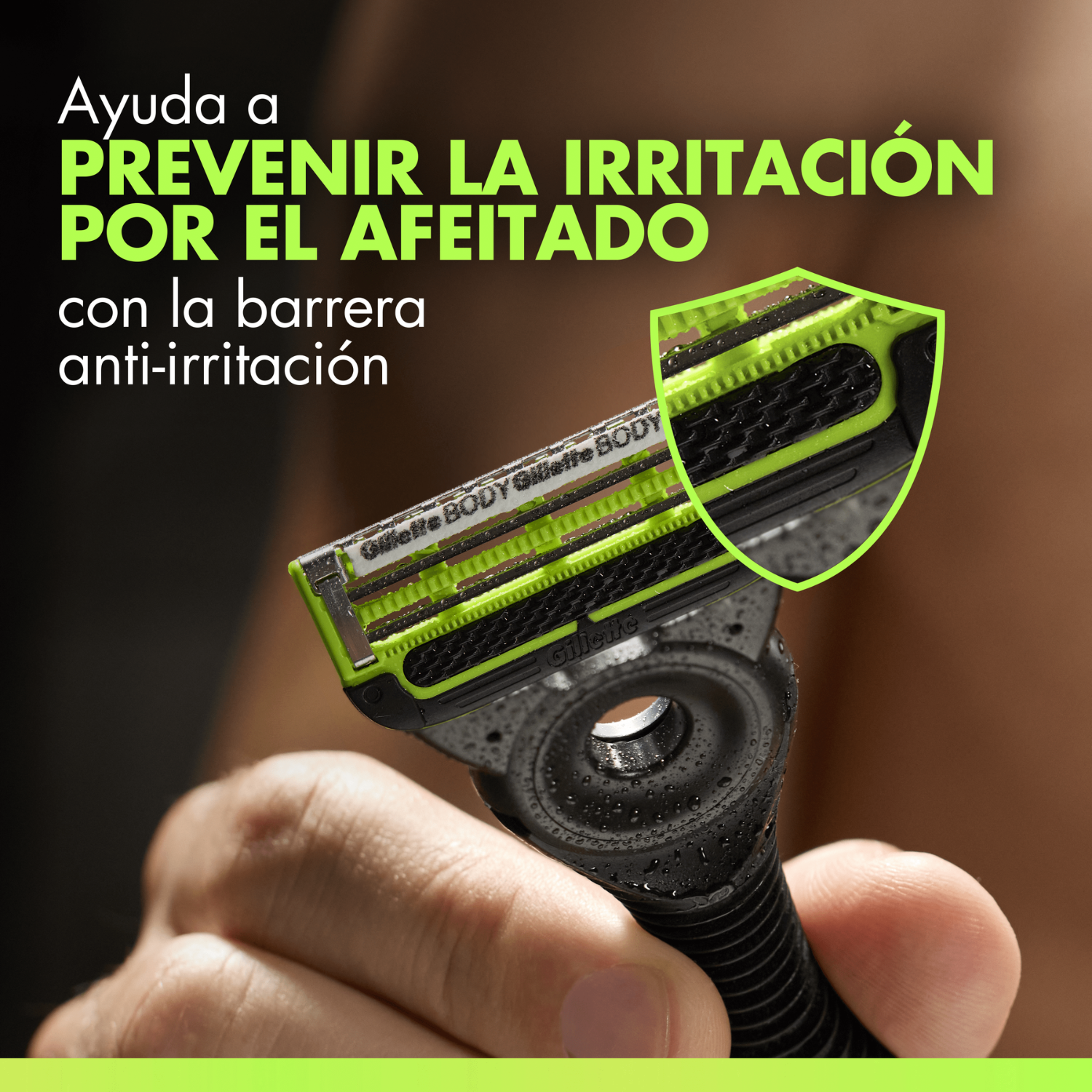 Ayuda a prevenir la irritación por el afeitado con la barrera anti-irritación.