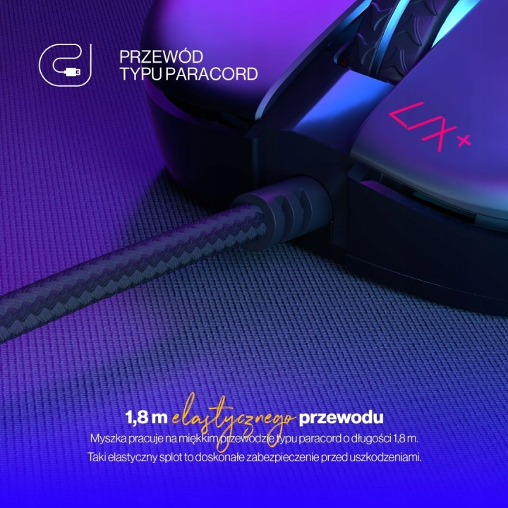 Czarna mysz gamingowa z kablem paracord, podświetlona niebiesko-fioletowym światłem.