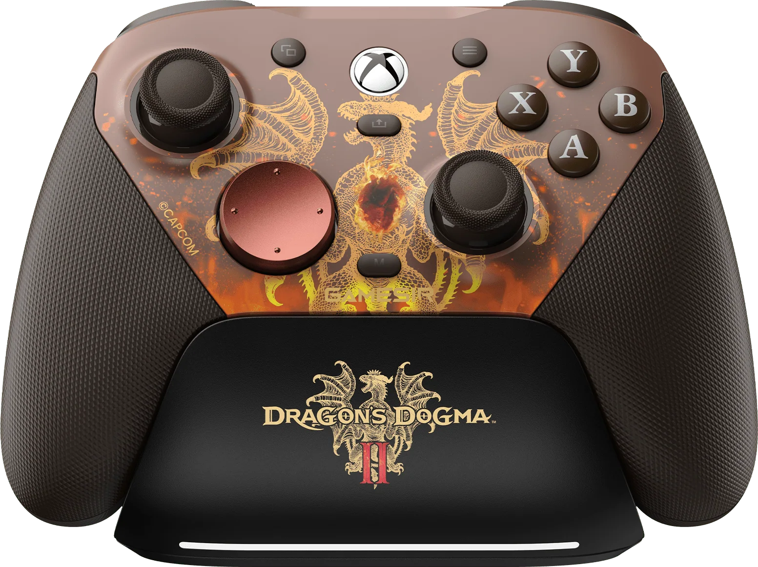 Un controller con design di drago e logo Dragon's Dogma II, su un supporto.