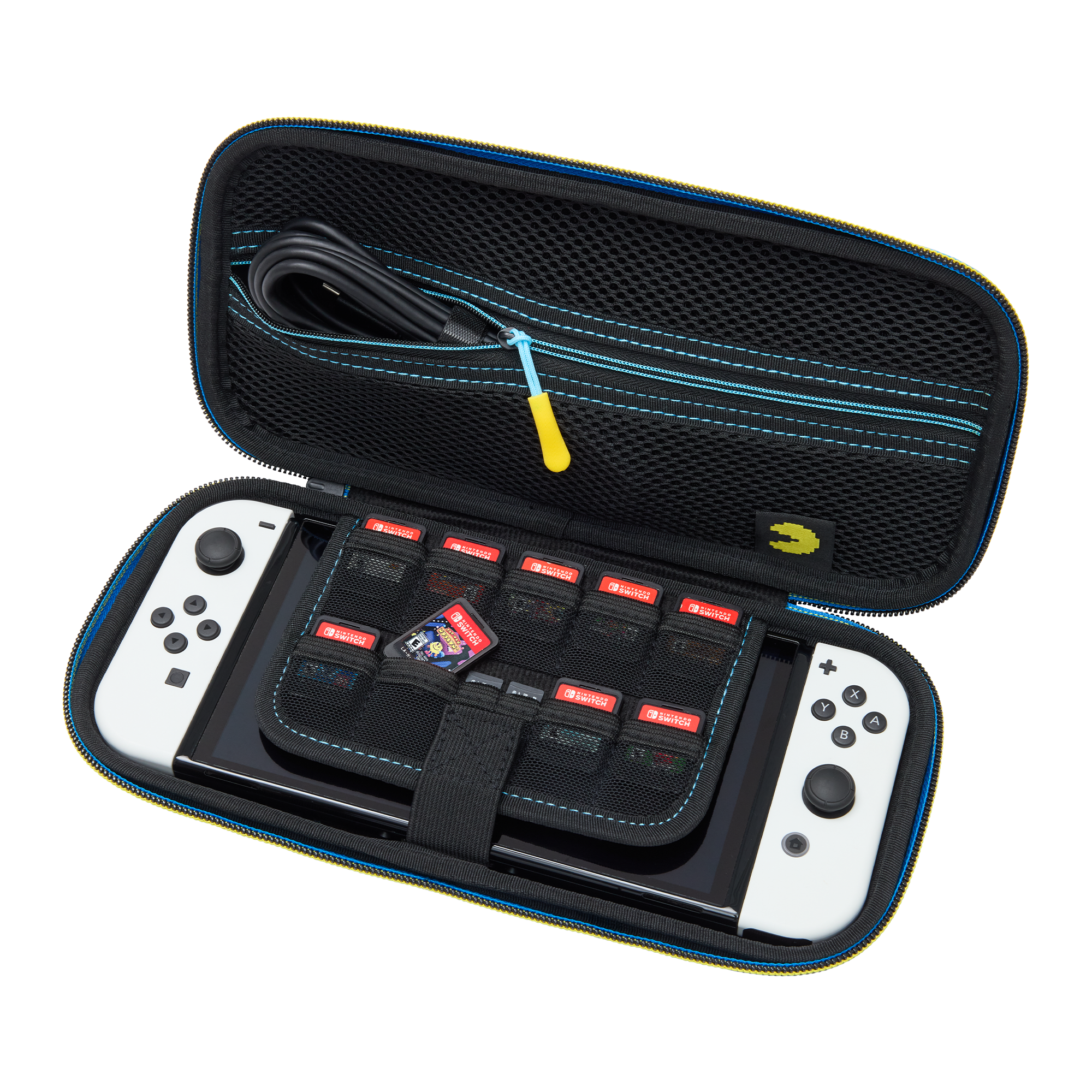 Weiße Nintendo Switch mit Spielkassetten in schwarzer Reisetasche.