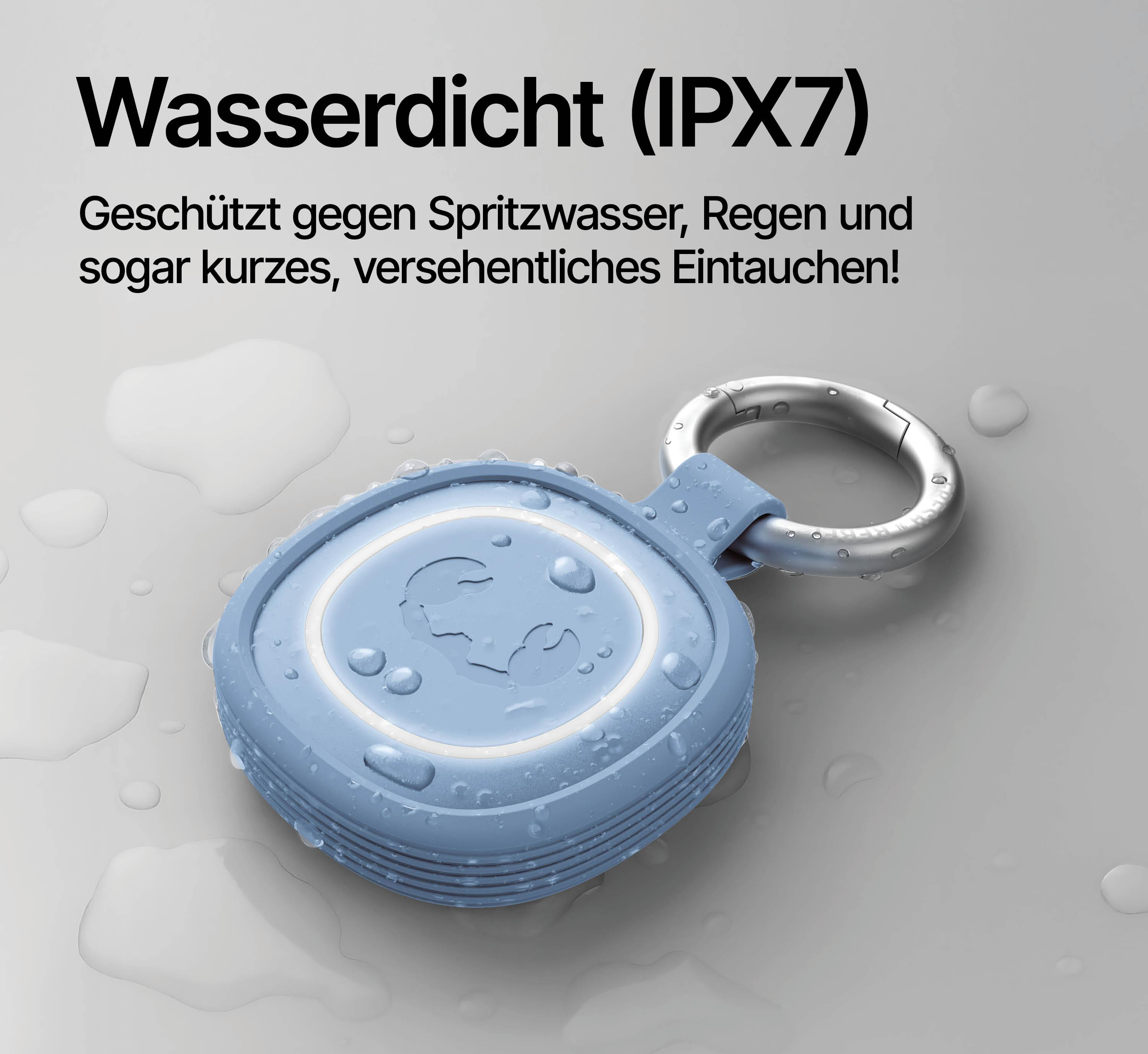 Ein blaues, wasserdichtes Gerät mit Metallring, bedeckt mit Wassertropfen.