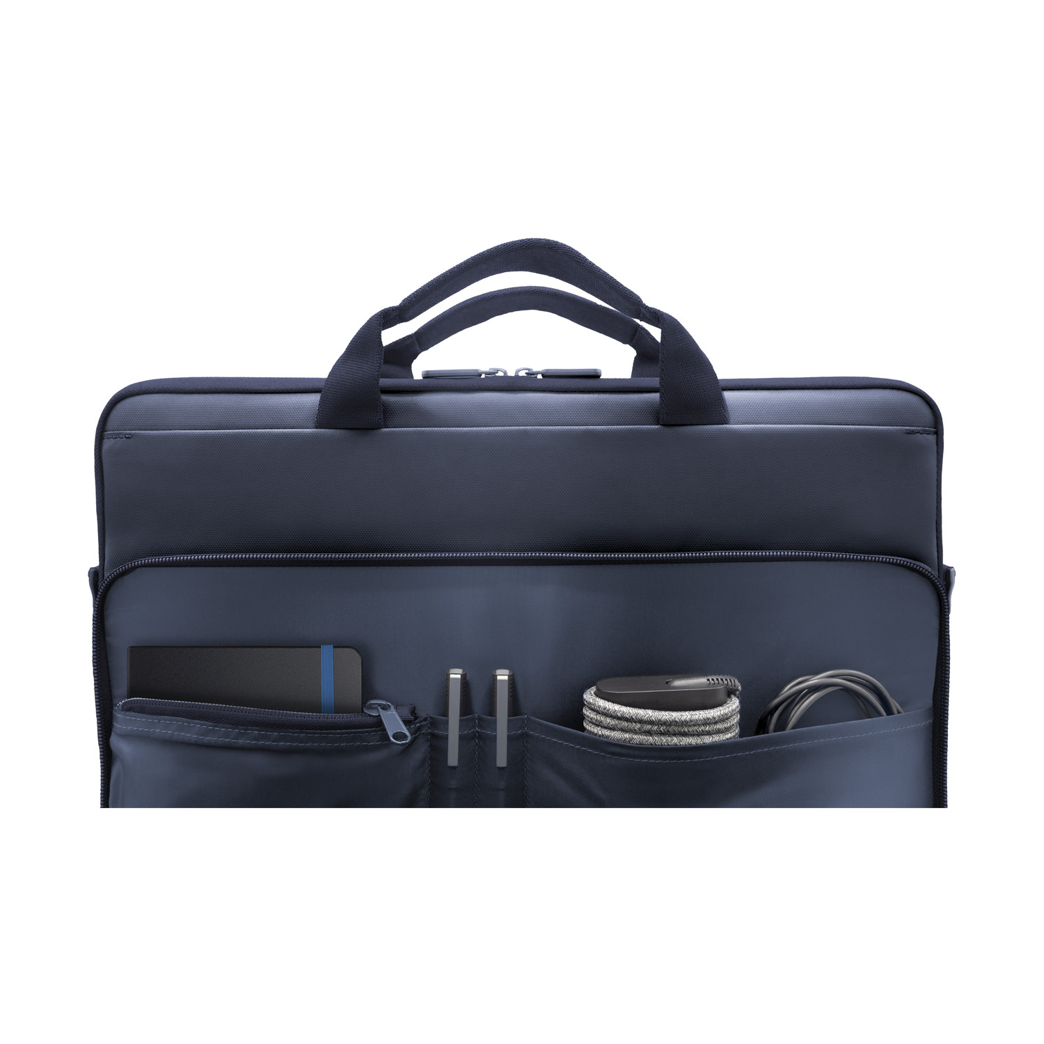 Borsa porta PC blu scuro con tasche anteriori aperte che contengono un taccuino, penne e cavi.