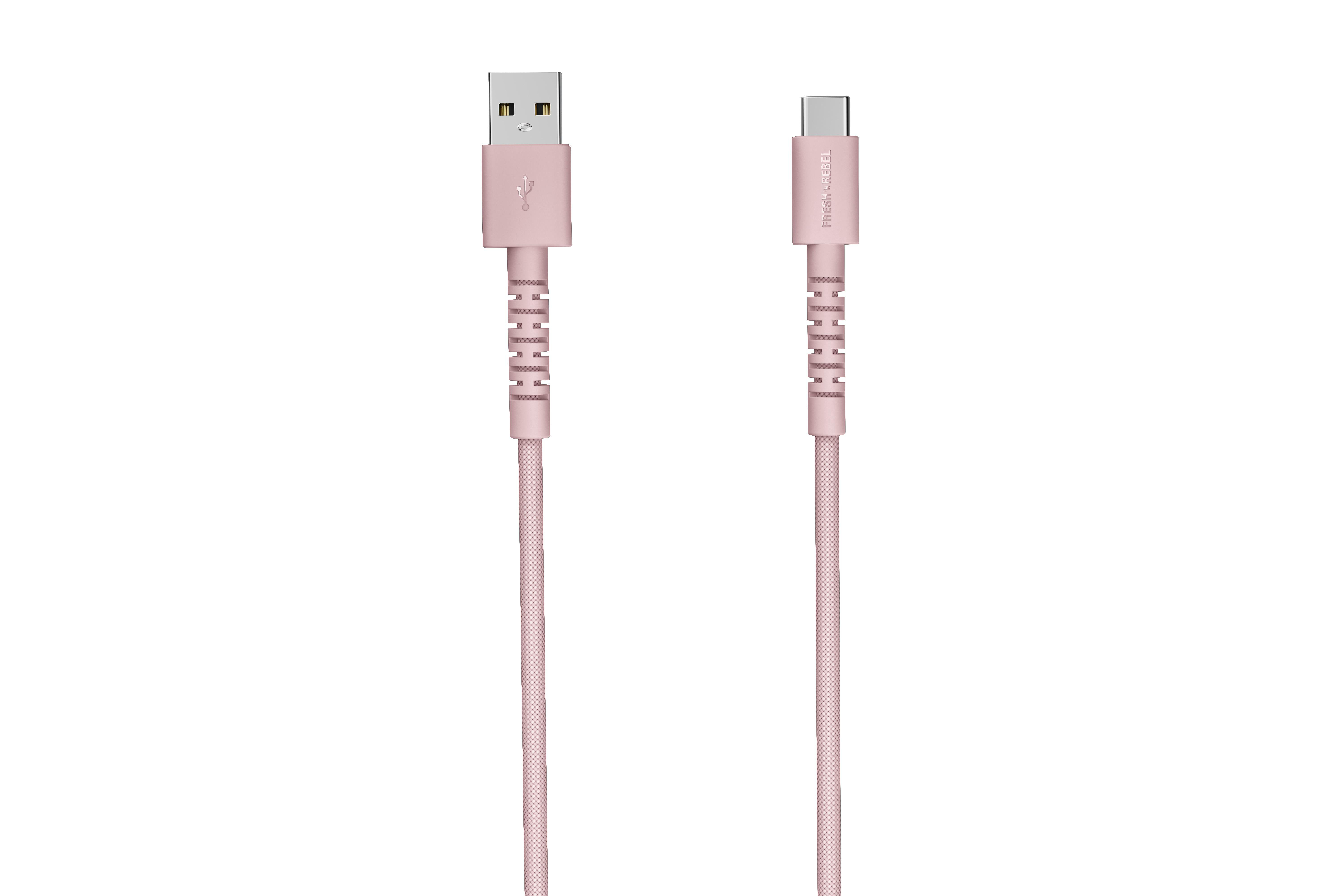 Ein rosafarbener USB-C-zu-USB-A-Ladekabel mit Stoffummantelung.