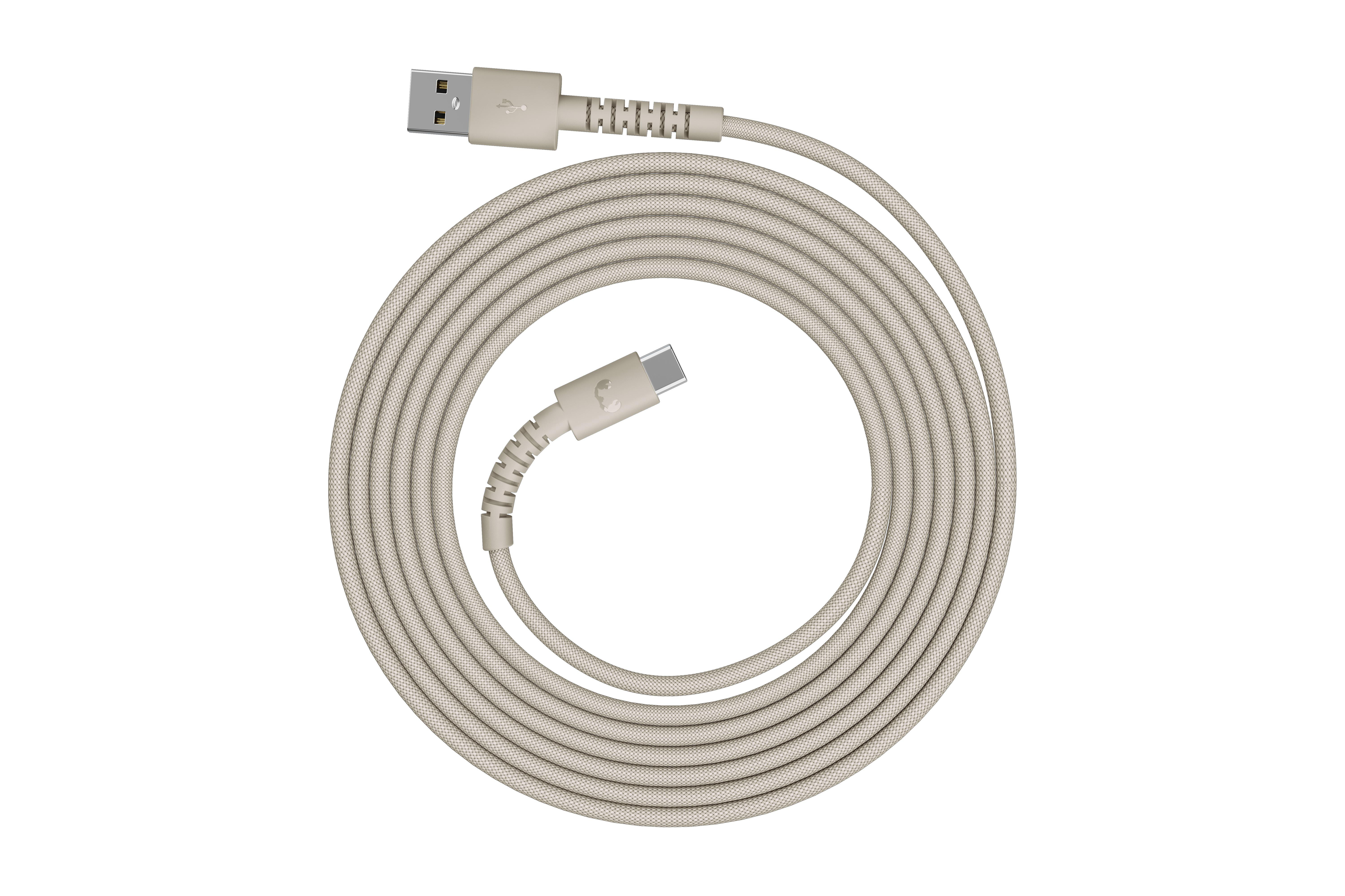 Ein beiges USB-C zu USB-A Kabel mit Stoffummantelung, aufgerollt.