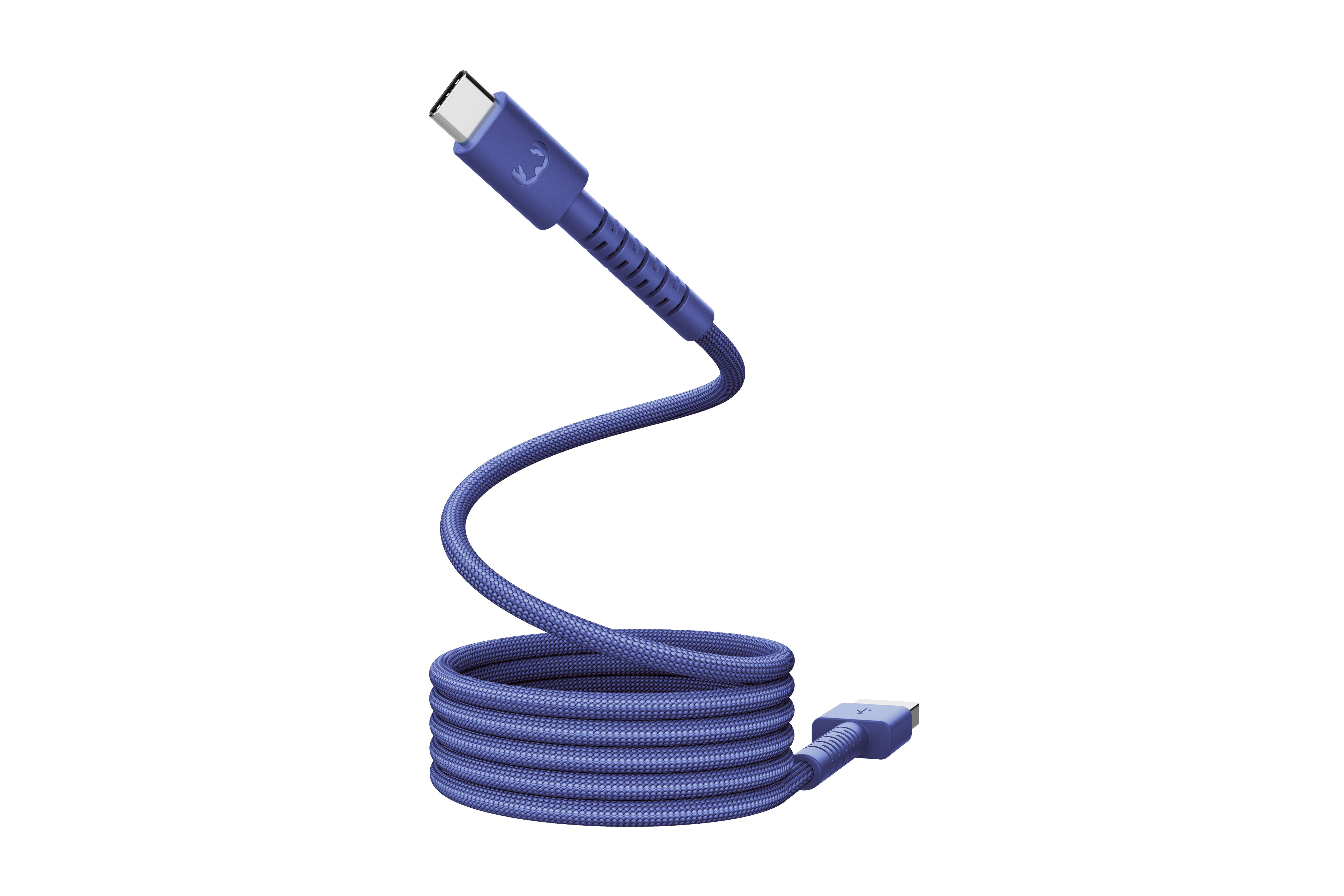 Ein blaues USB-C-Kabel liegt aufgerollt, mit einem Stecker oben.