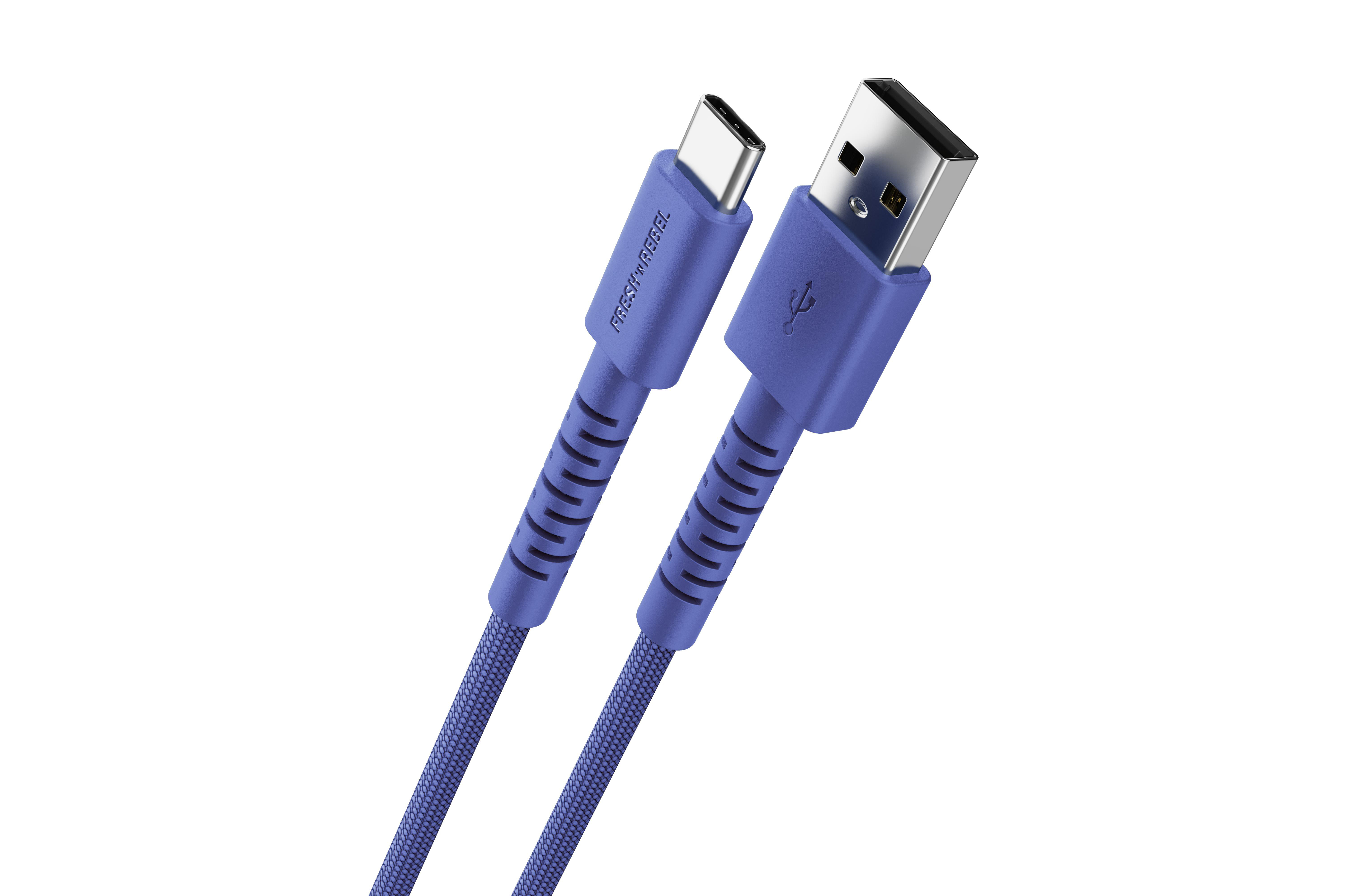 Ein lila USB-C-Kabel mit einem USB-A-Anschluss und einem USB-C-Anschluss.
