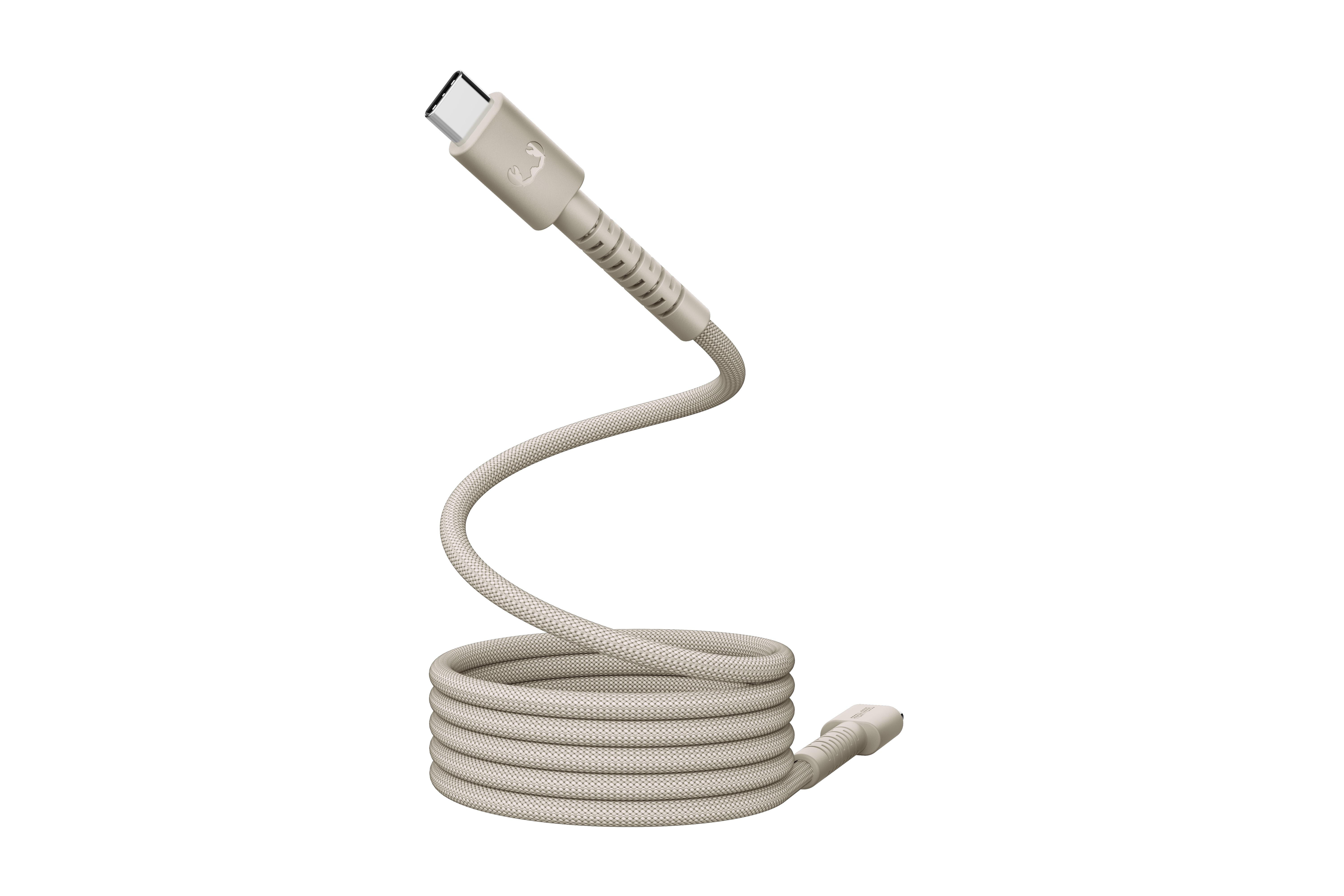 Ein hellbeiges USB-C-Kabel mit Stoffummantelung, aufgerollt, mit einem Stecker oben.
